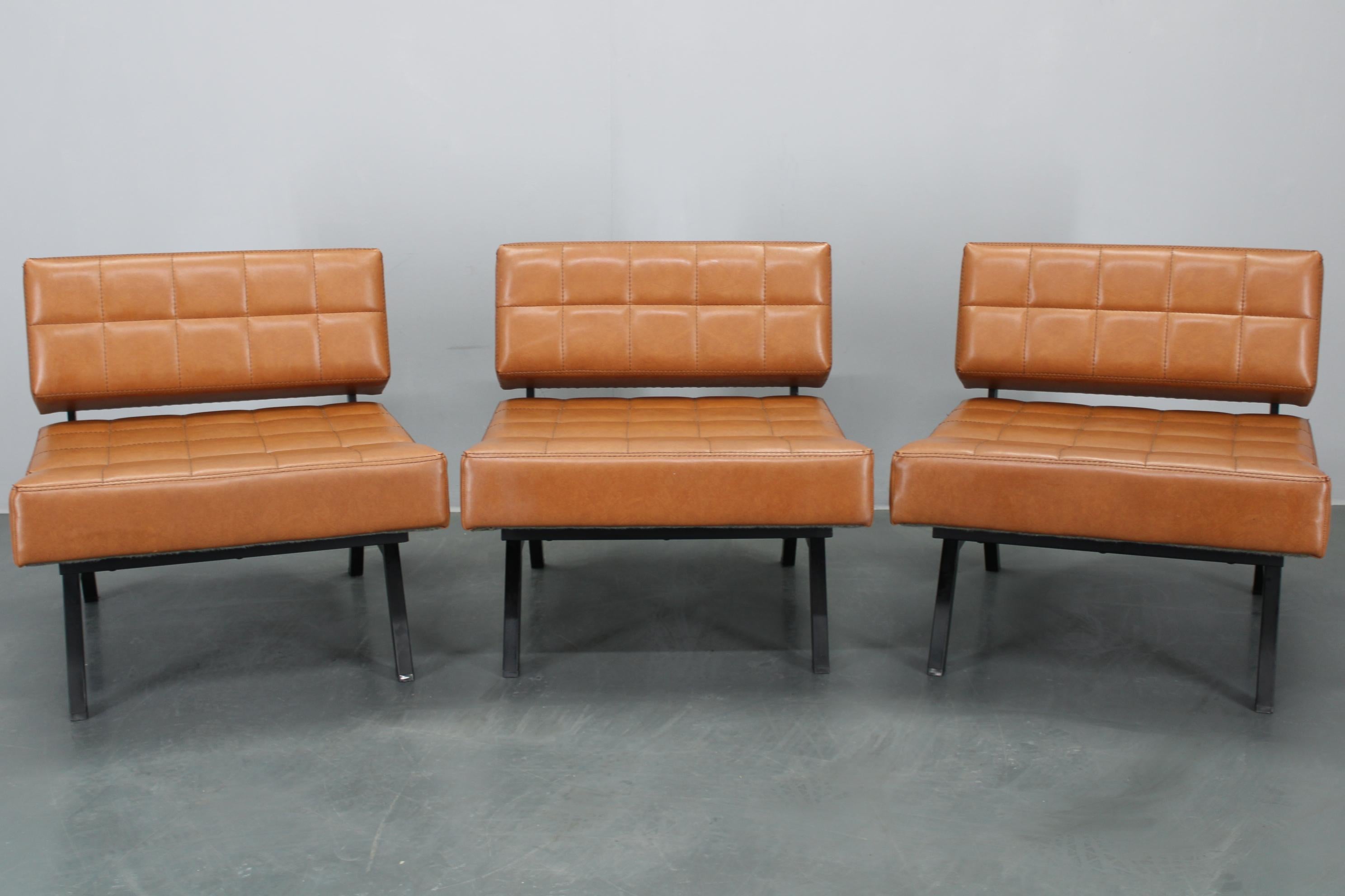 - Very good original condition with minor signs of use 
- Rare model 
- Original  Leatherette upholstery with minor signs of use 
- Labeled by producer 
- heigh of seat 41