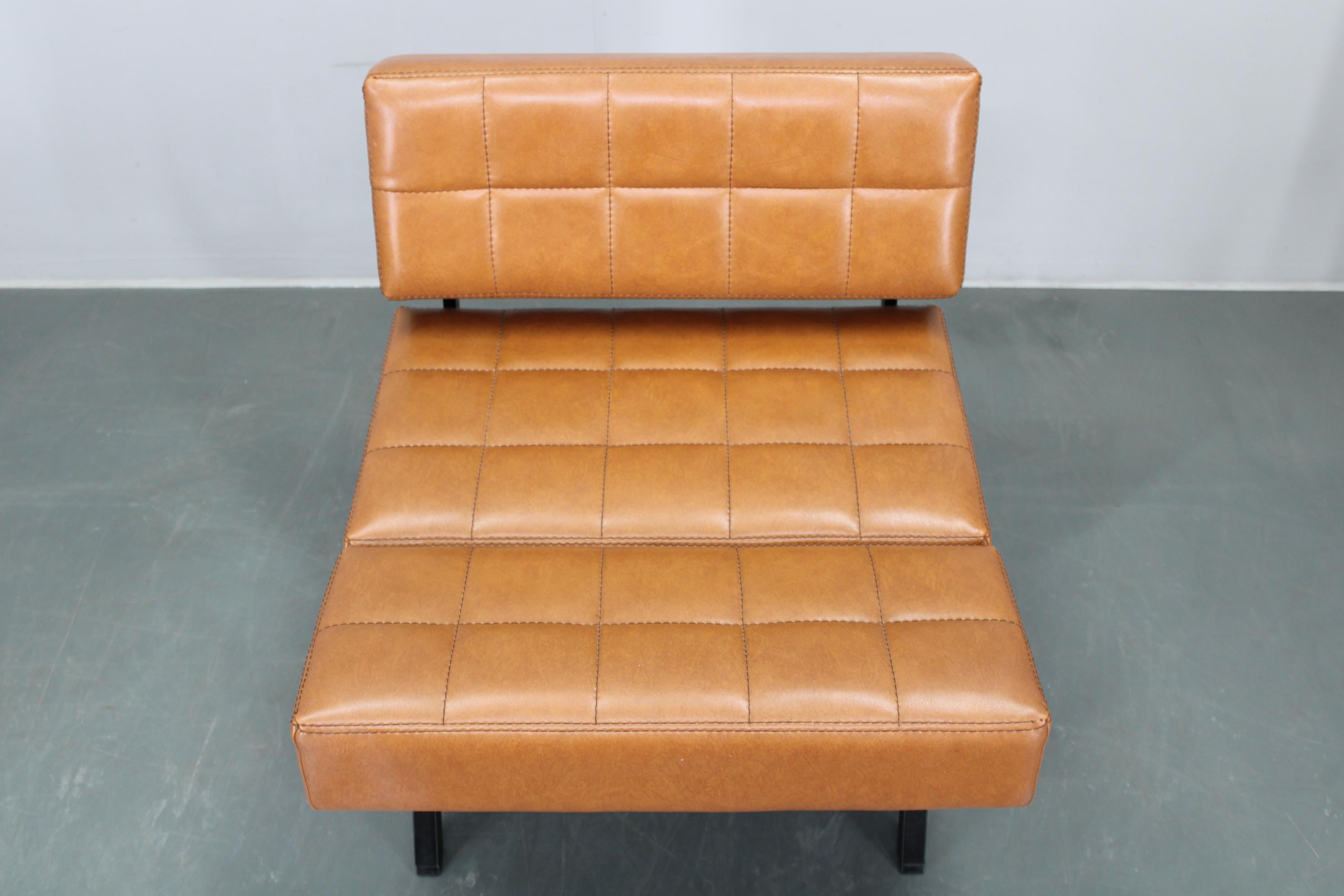 Late 20th Century 1970s Brevetti IPE Set Of Three RARE Convertible Lounge Chairs, Italy For Sale