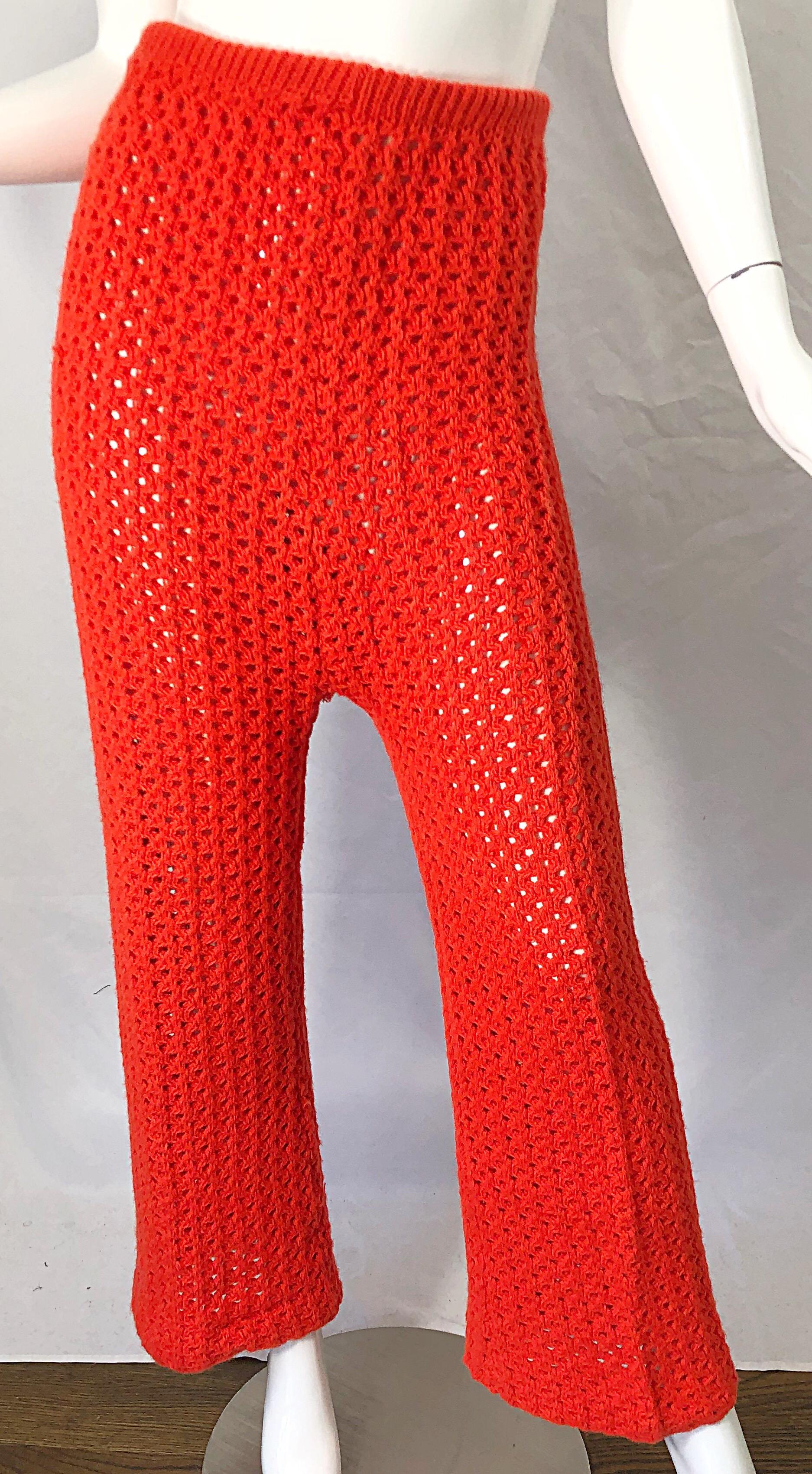 1970s Bright Coral Orange Crochet High Waisted Wide Flare Leg Bell Bottom Pants In Excellent Condition For Sale In San Diego, CA