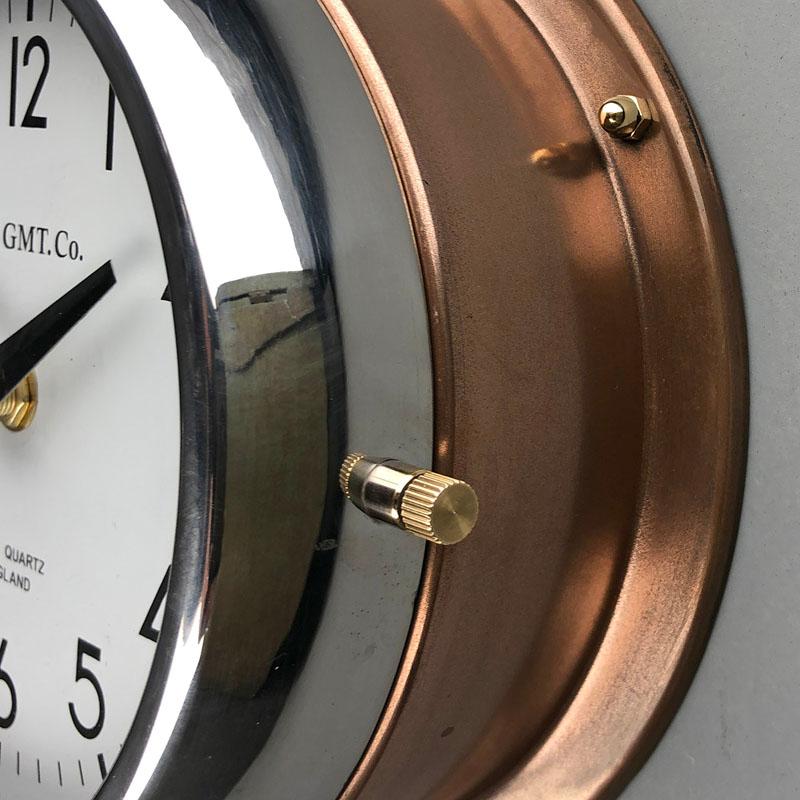 AC GMT Co., britannique, bronze et chrome, années 1970 Horloge murale industrielle avec cadran blanc en vente 4