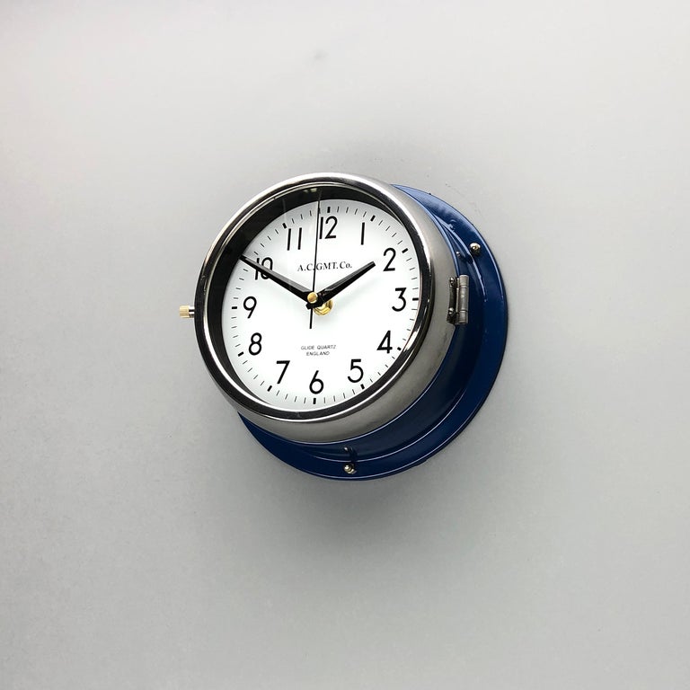 1970s British Classic Blue & Chrome Ac Gmt Co. Industrial Wall Clock White Dial In Excellent Condition For Sale In Leicester, Leicestershire