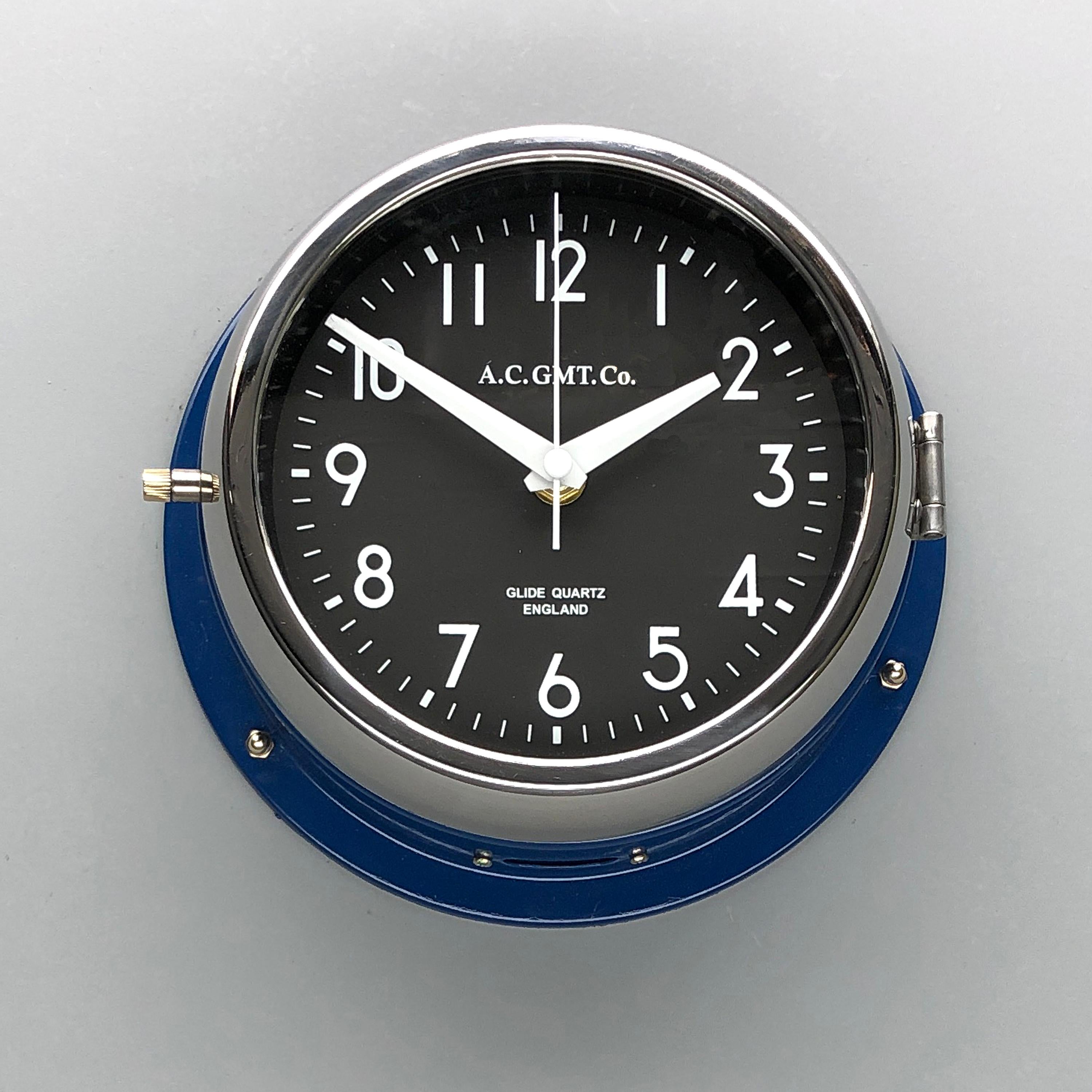 Von industriellen Schrottplätzen gerettet und in unserer britischen Werkstatt wieder zum Leben erweckt, ermöglicht uns unser fachmännischer Prozess, eine qualitativ hochwertige Uhr von luxuriösem Standard herzustellen. 
Bei A.I.C. GMT Co. bringen