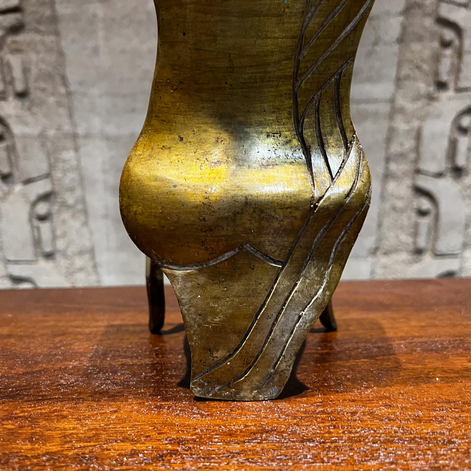 Sculpture de chaise en bronze du surréalisme moderne des années 1970 Mexique en vente 3