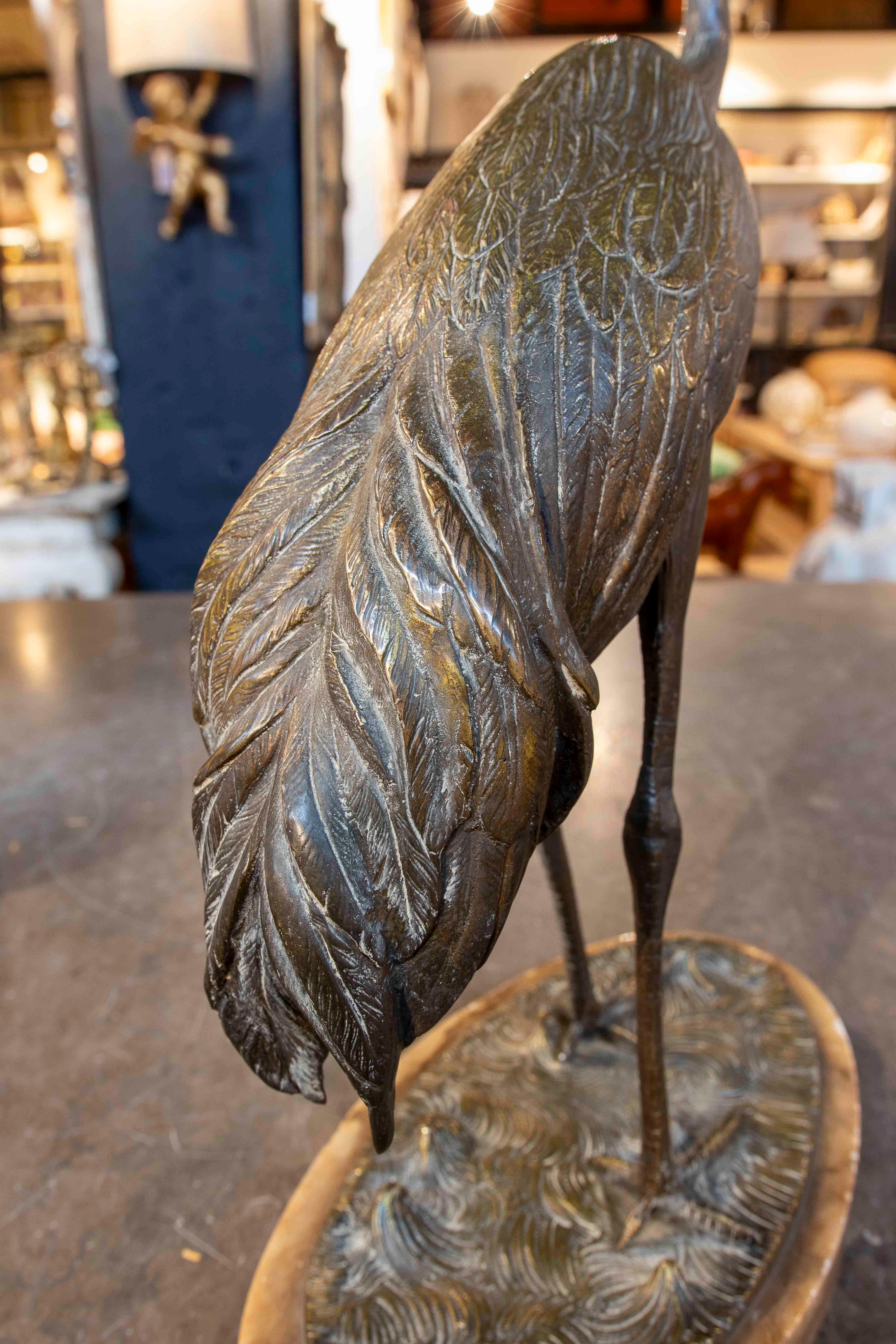 Sculpture de Crane en bronze des années 1970 sur un socle en marbre en vente 1