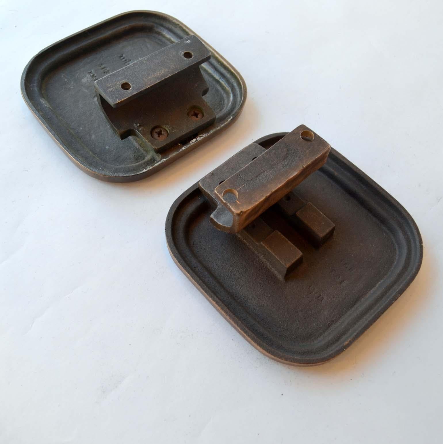 Late 20th Century 1970s Bronze Pair of Square Push and Pull Door Handles with Rounded Corners