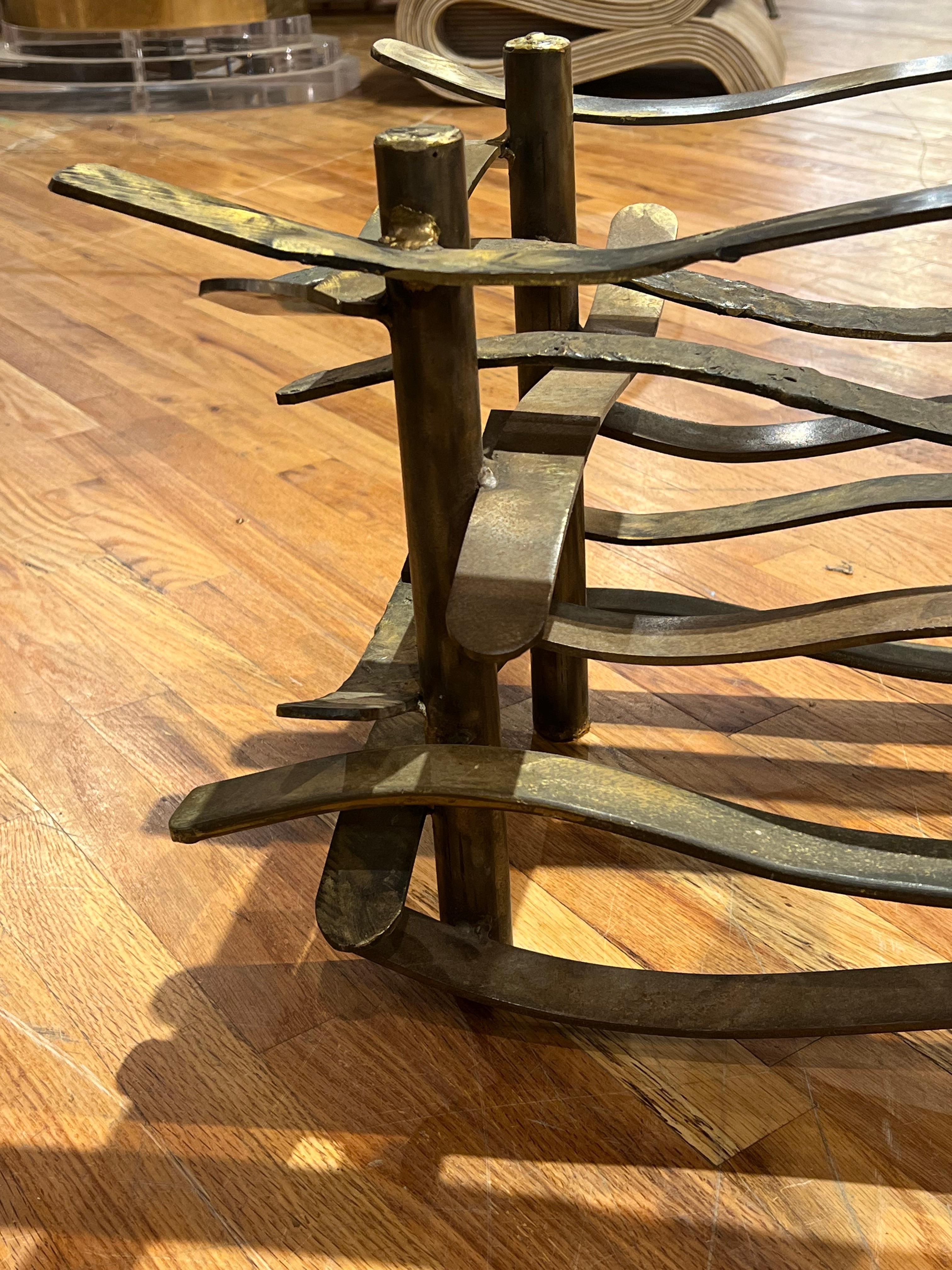 1970's Bronze Band Couchtisch Basis von Silas Seandel im Zustand „Gut“ im Angebot in Chicago, IL