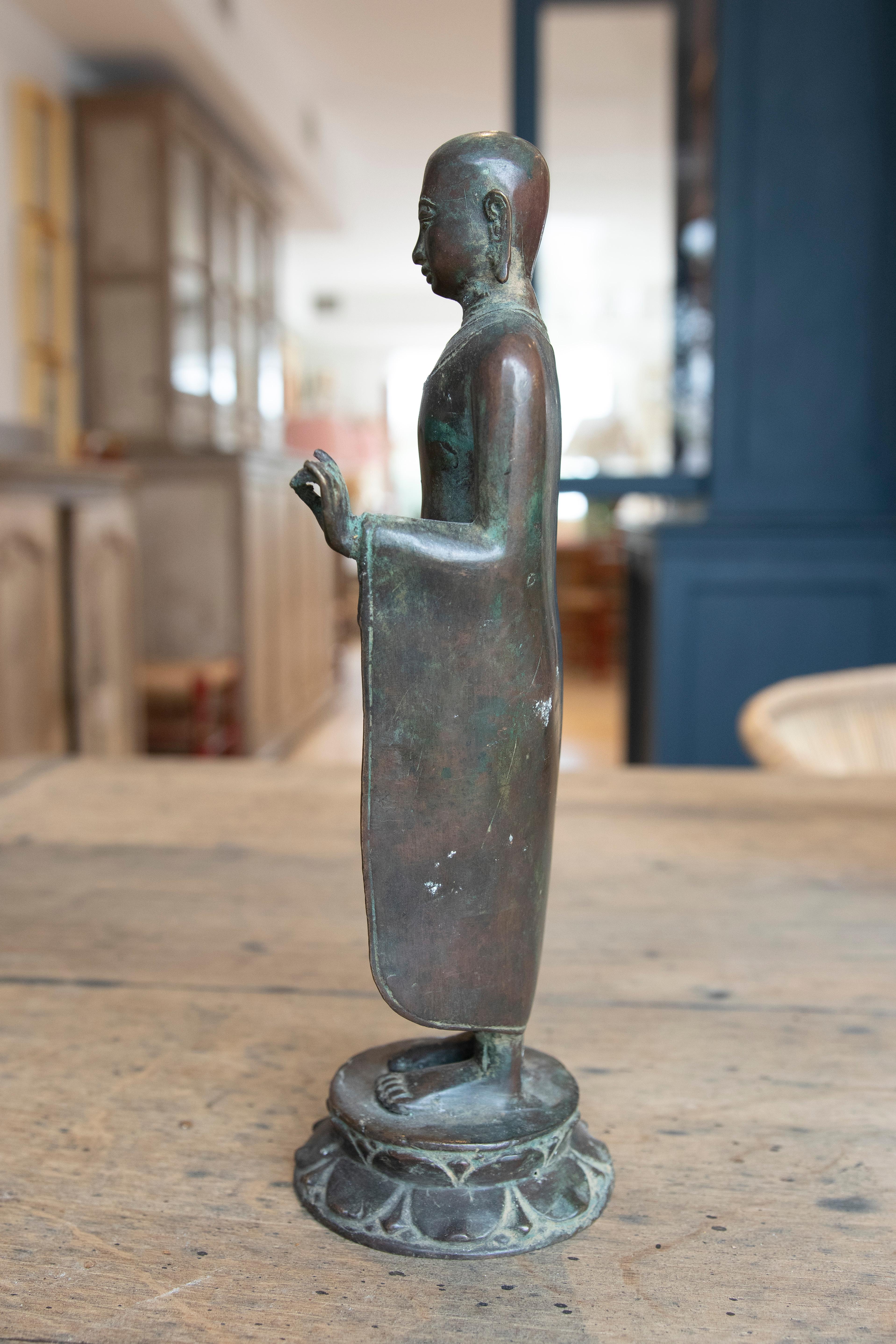 1970s Bronze Sculpture of a Standing Buddha on a Lotus Flower Base  In Good Condition For Sale In Marbella, ES