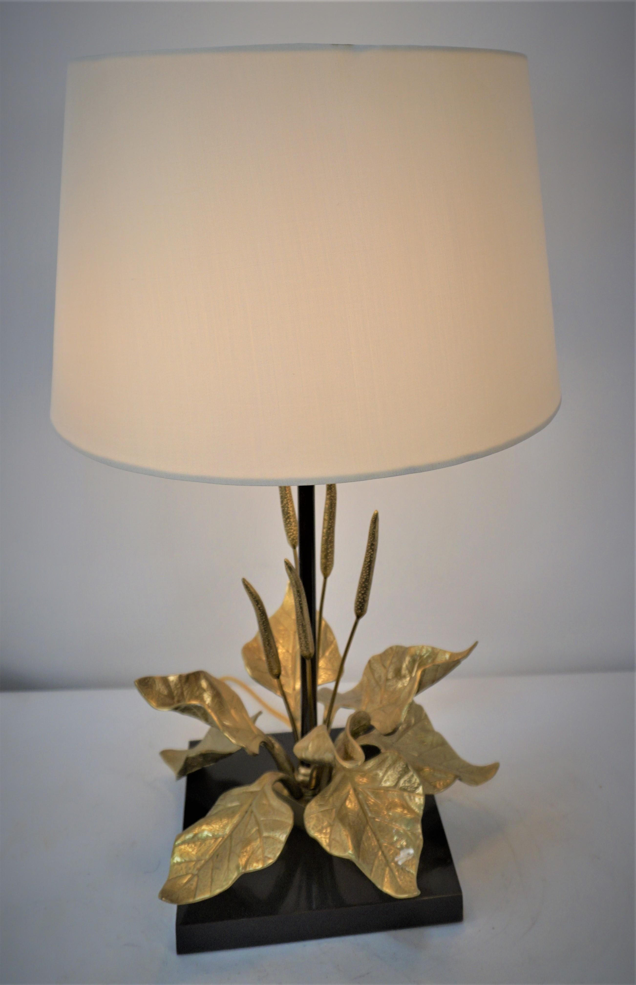 French 1970s Bronze Table Lamp with Ears of Wheat and Leaves in Maison Charles Style For Sale