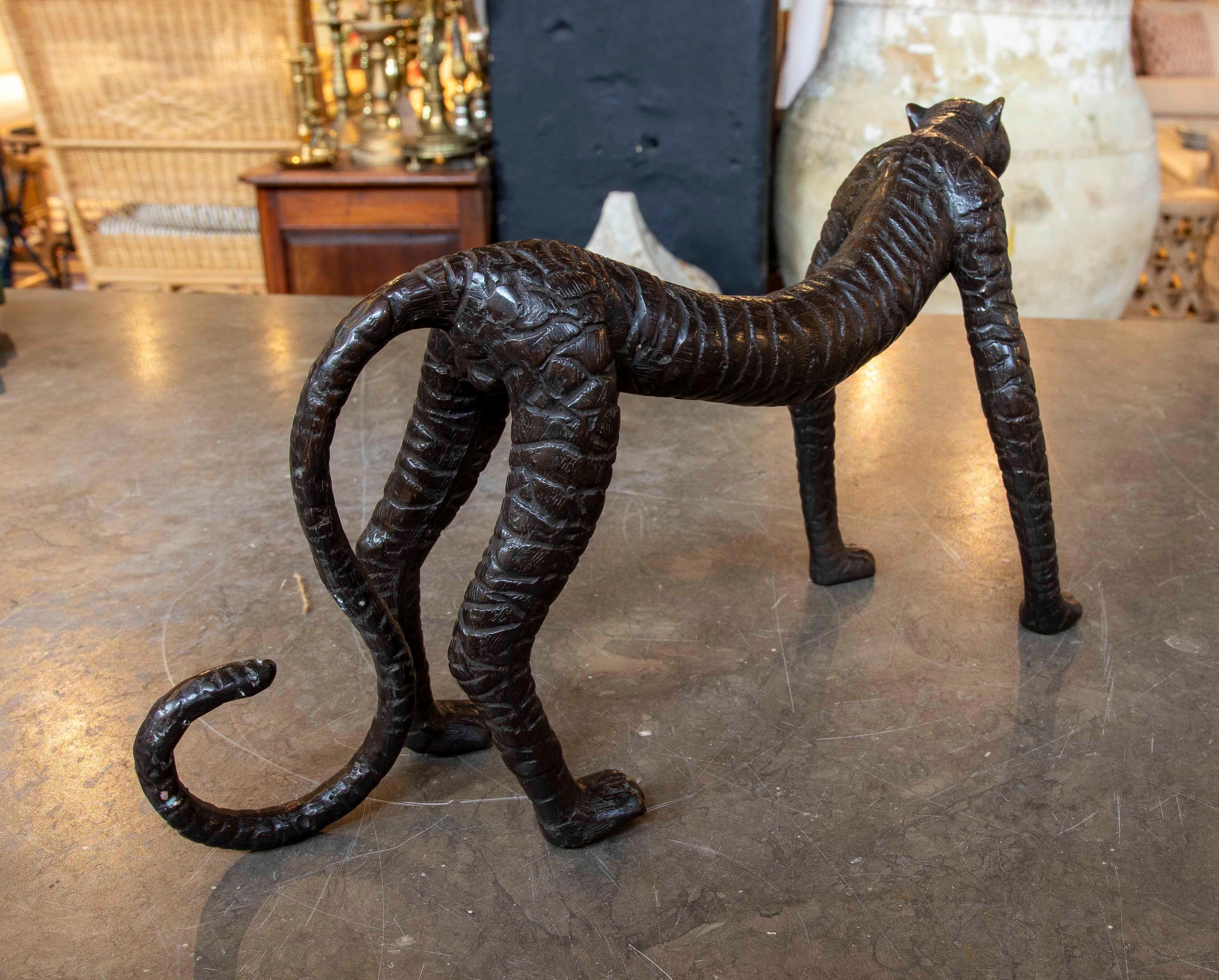 1970s Bronze Tiger Sculpture with Brown Finish For Sale 1