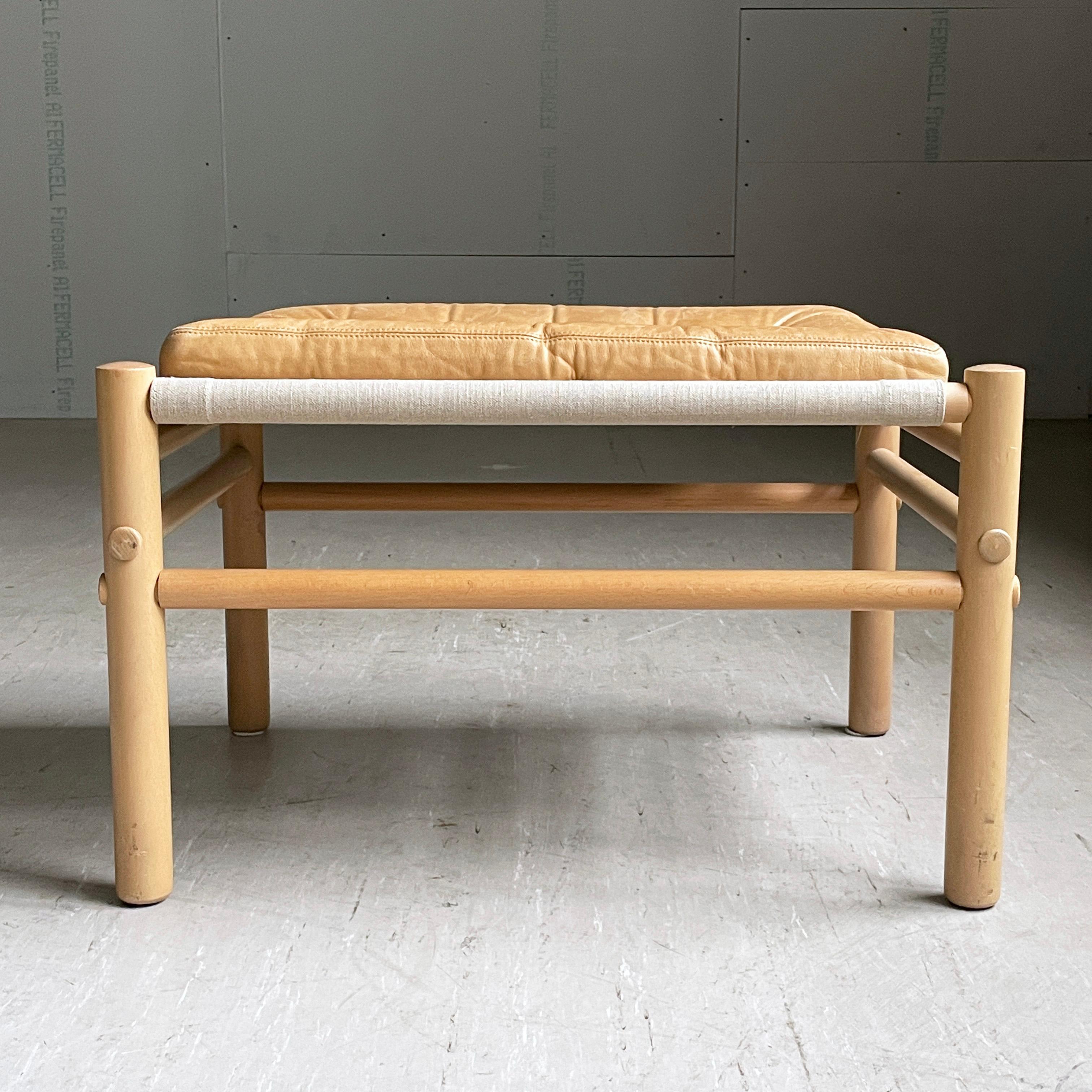 Bois Tabouret / Ottoman Bror Boije des années 1970 pour Dux of Sweden en vente