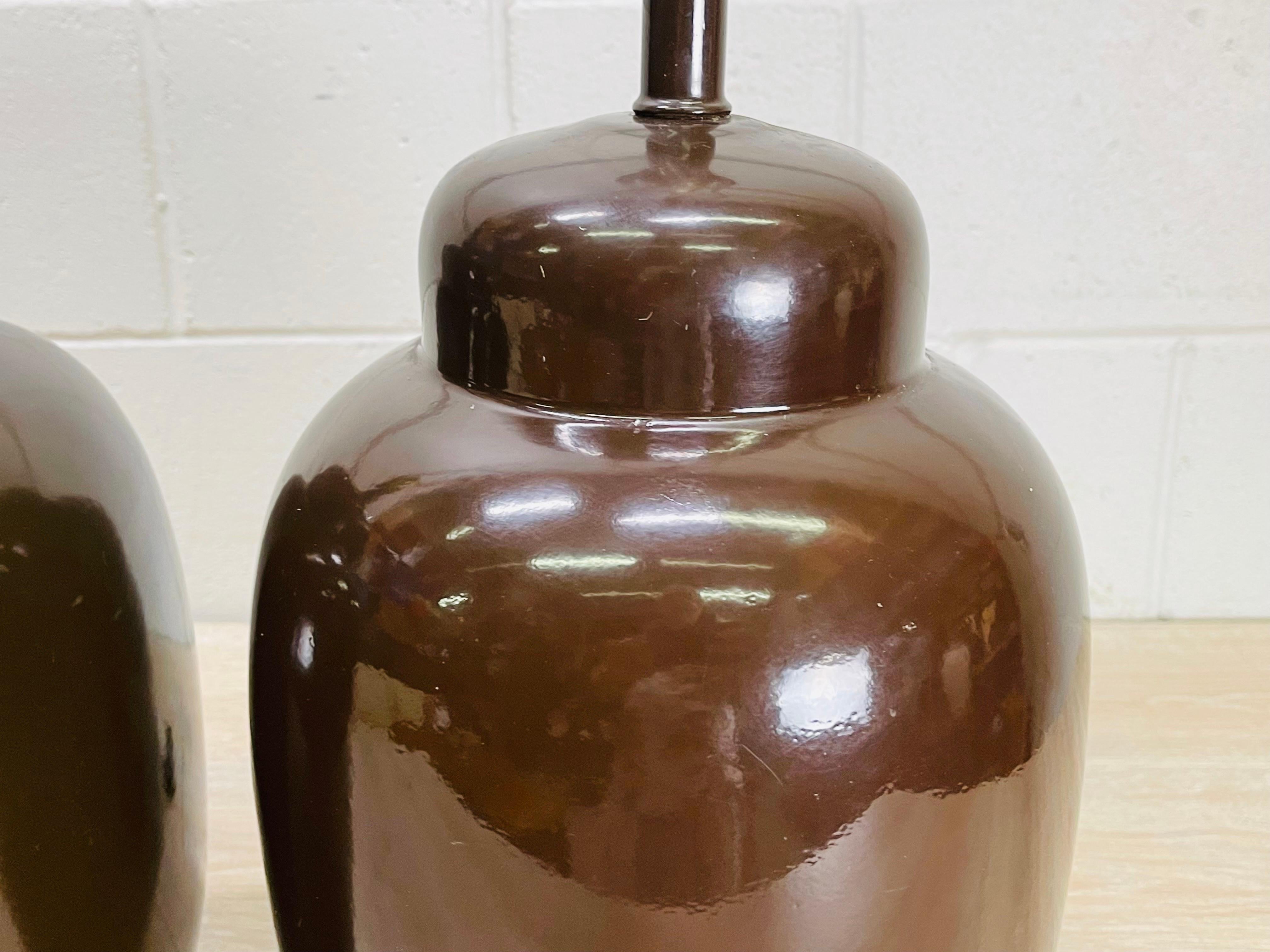 1970s Brown Ceramic Barrel Table Lamps, Pair In Good Condition For Sale In Amherst, NH