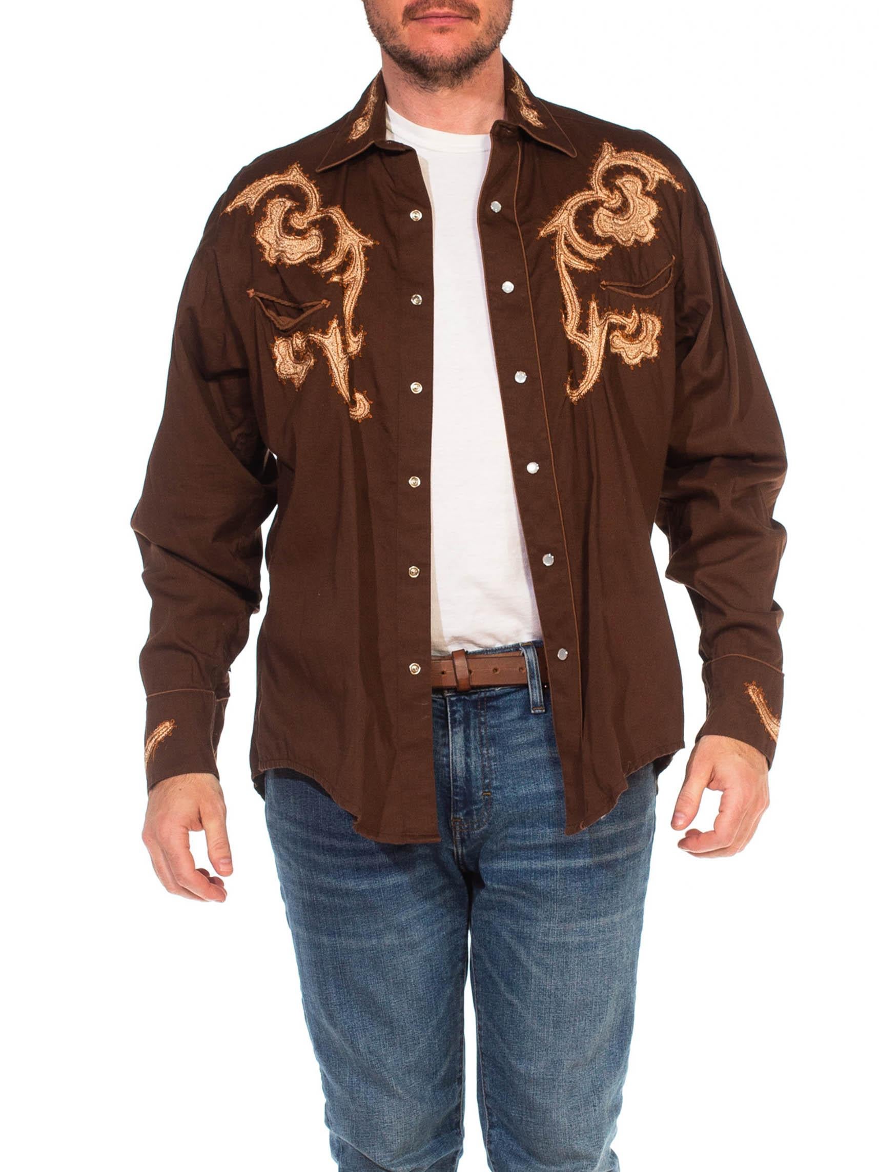Chemise western à manches longues en coton brodé marron des années 1970 pour hommes en vente 1