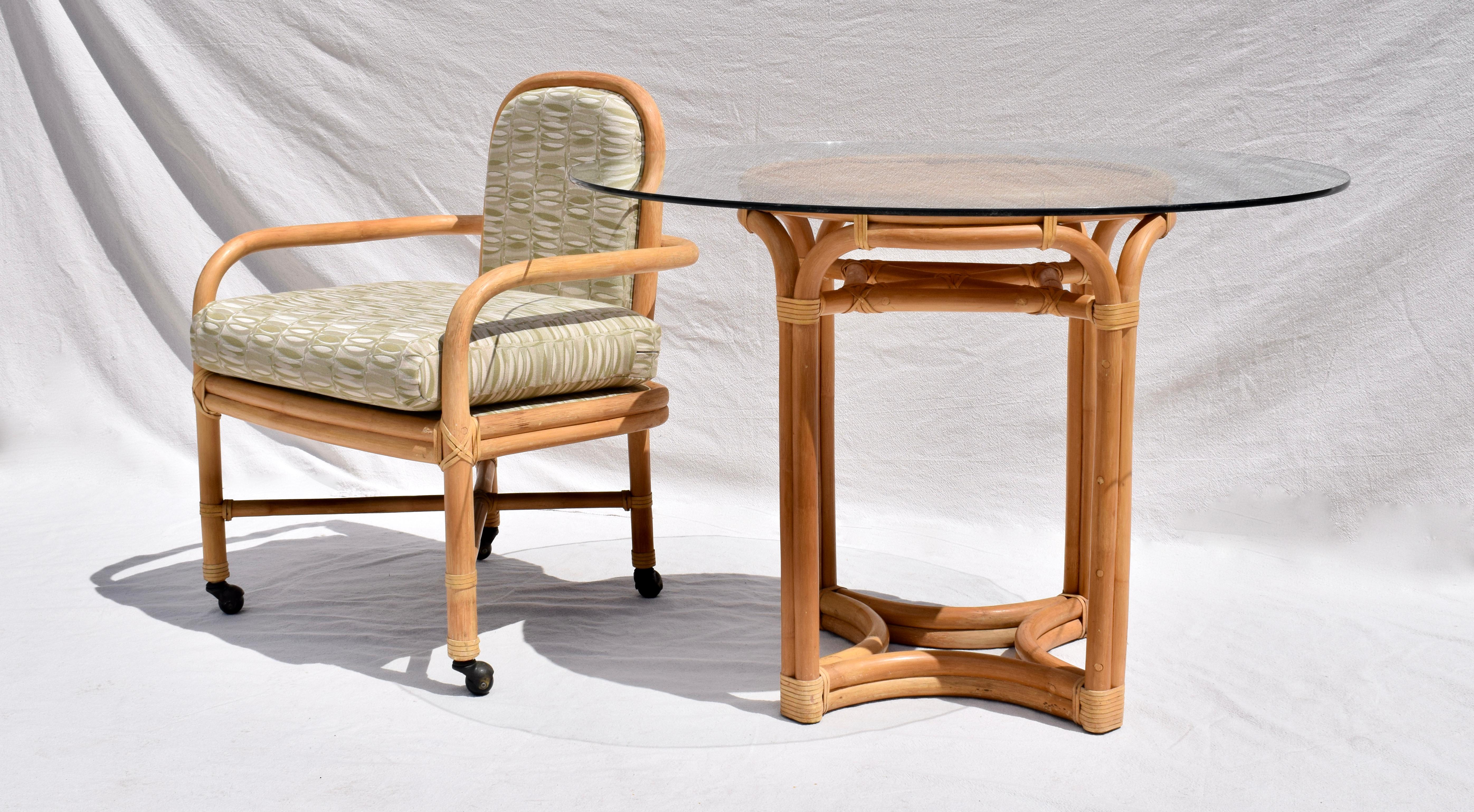 Menuiserie Ensemble table de salle à manger et chaise en rotin Jordan brun des années 1970 en vente