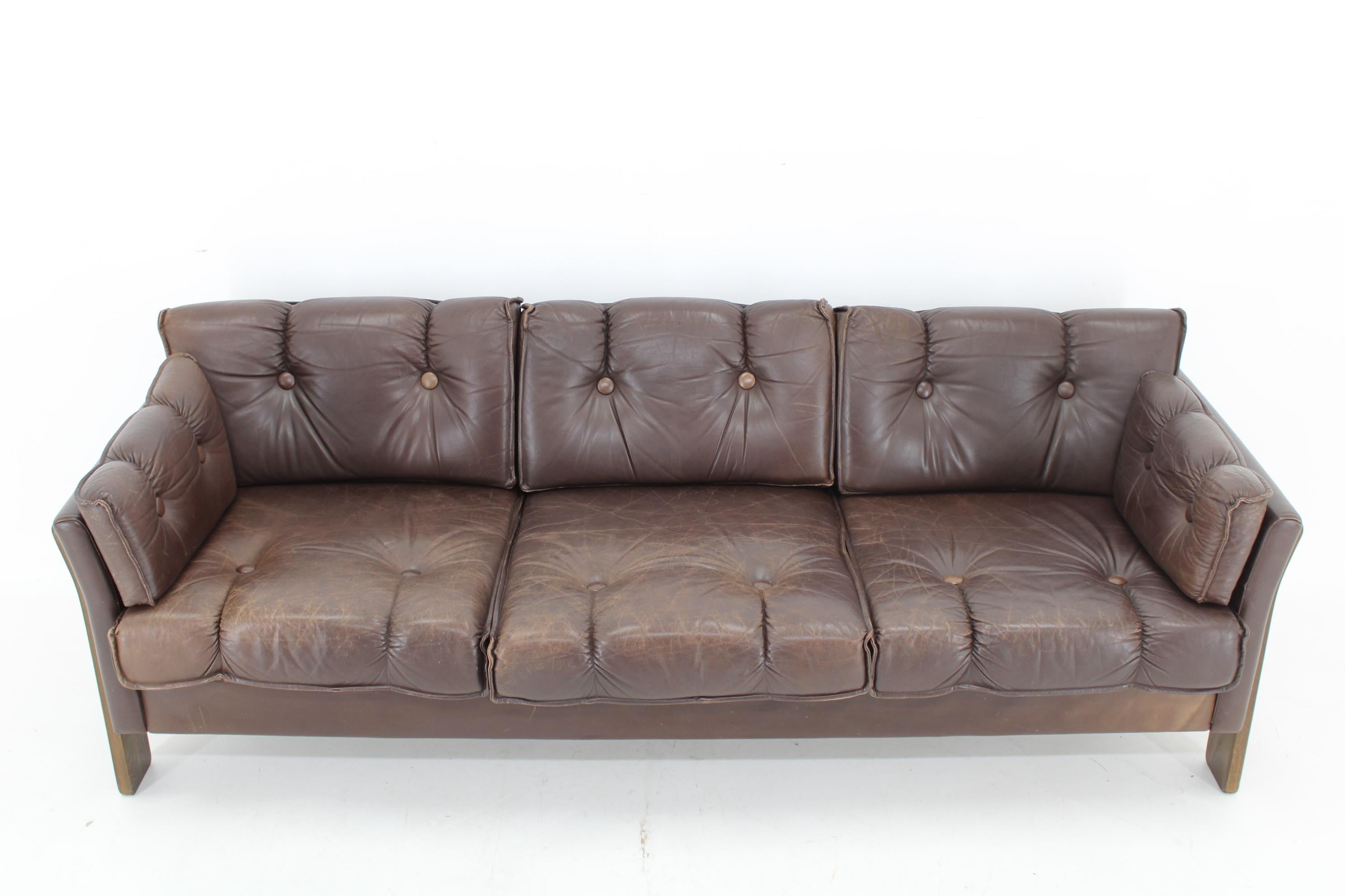 Mid-Century Modern 1970s Brown Leather 3-Seater Sofa, Denmark For Sale