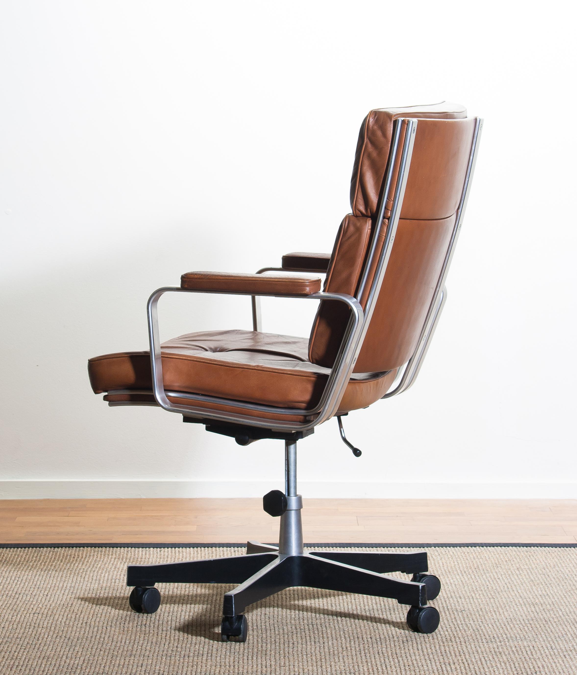 1970s, Brown Leather and Aluminum Desk Chair by Karl Erik Ekselius for Joc In Good Condition In Silvolde, Gelderland