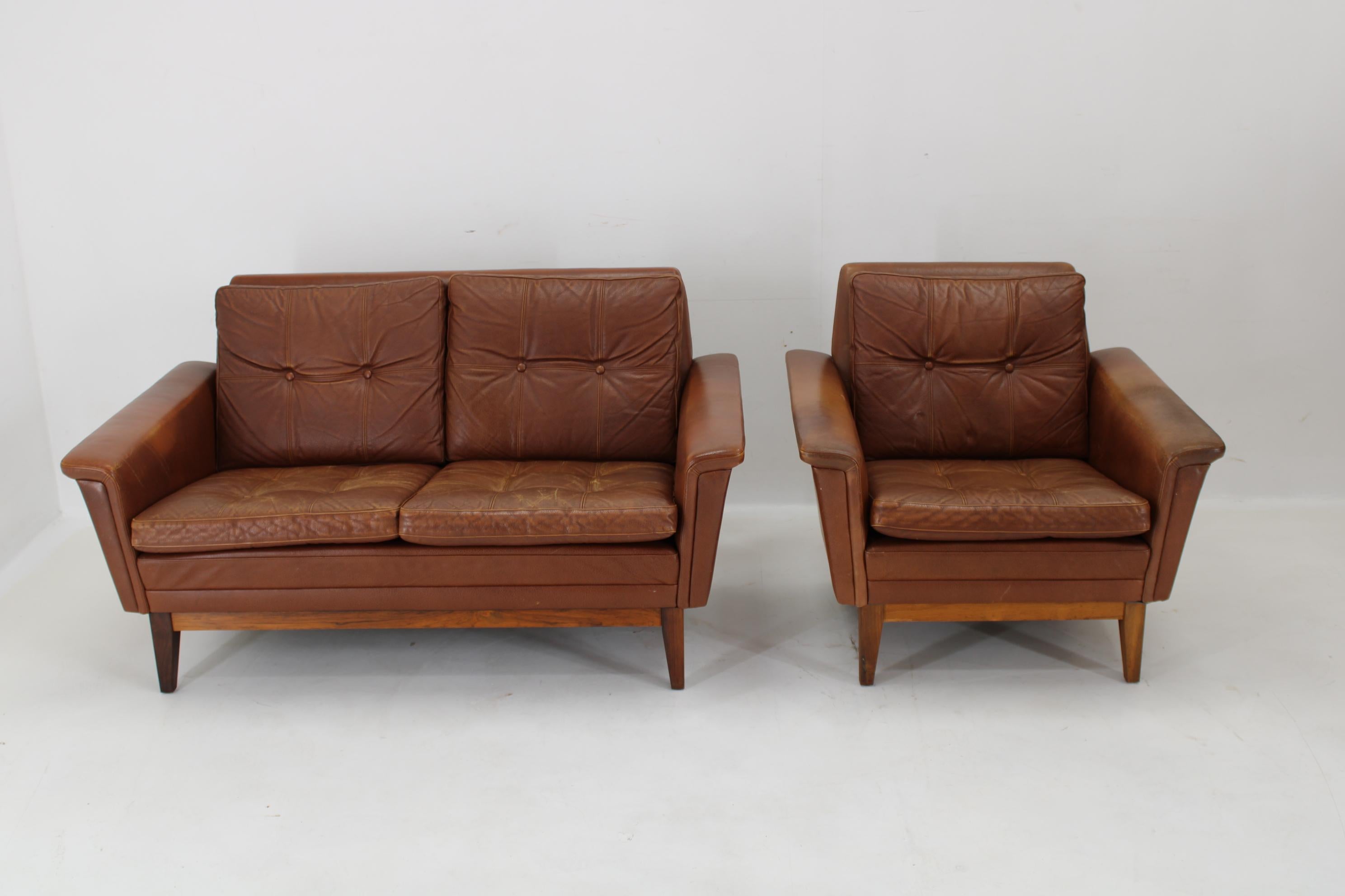 - Good original condition with minor signs of use
-Set contains 1x 2-seater sofa and 1x armchair 
- armchair dimensions are : Height : 74cm (seat height 42cm ) Width : 82cm Depth : 74cm 
- high of seat 42 cm