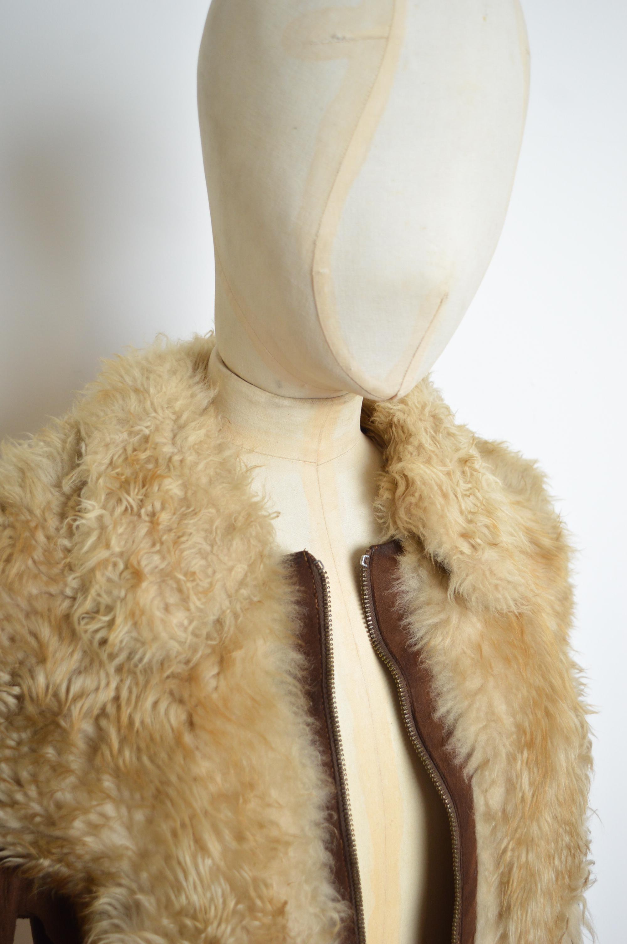 1970s Brown Suede Fluffy Cream Shearling Penny Lane Cropped Sheepskin Jacket In Fair Condition For Sale In Sheffield, GB