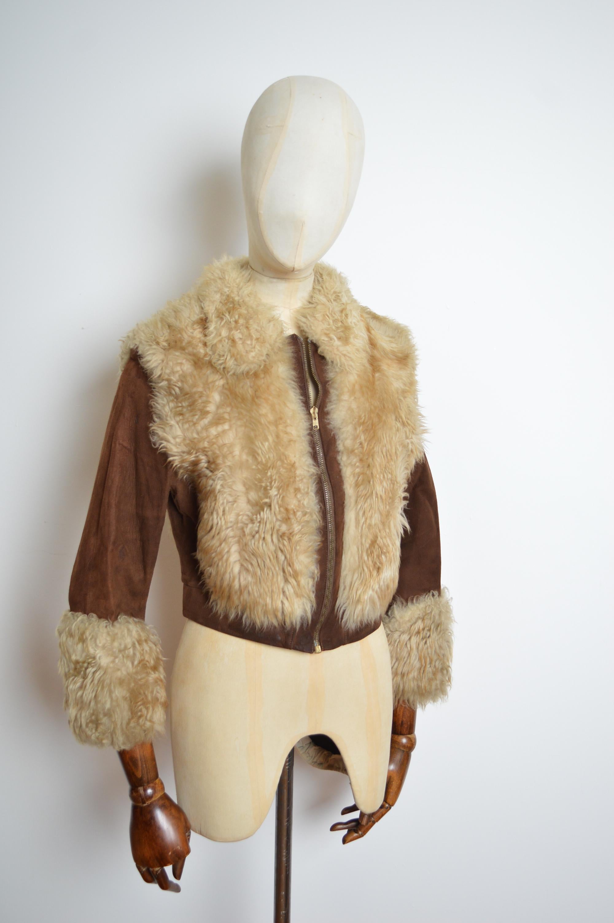 1970s Brown Suede Fluffy Cream Shearling Penny Lane Cropped Sheepskin Jacket For Sale 2