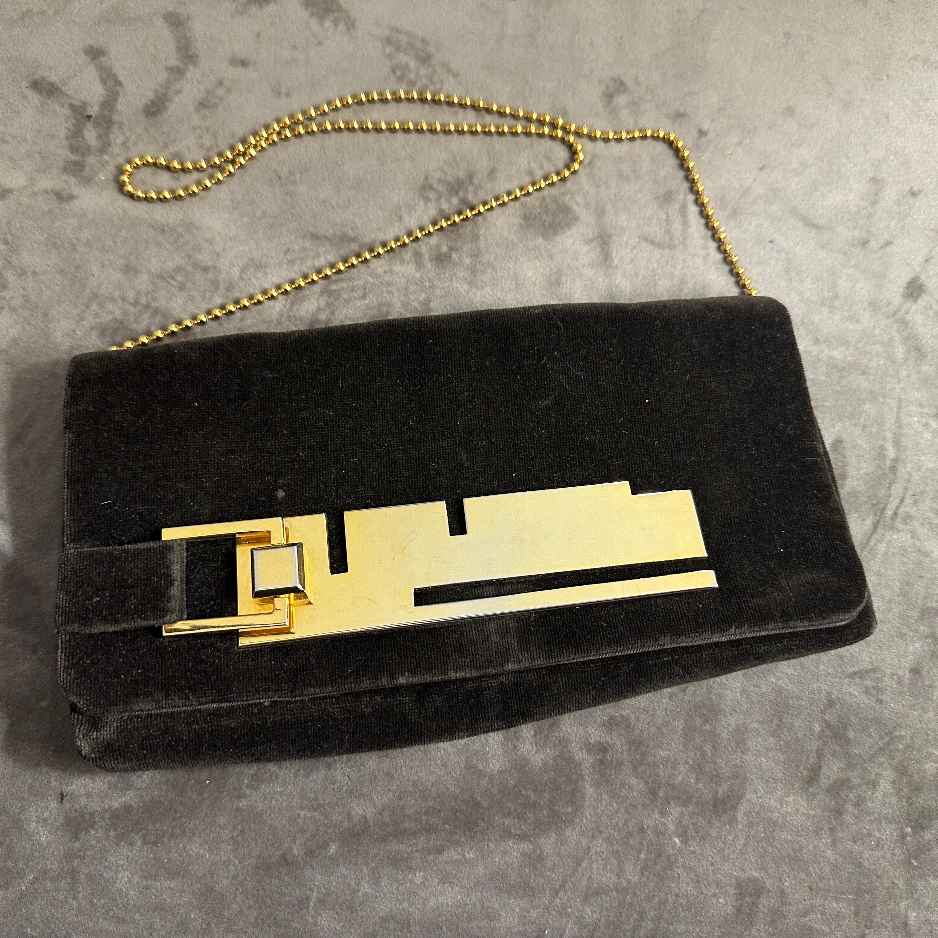 1970er Jahre Braune Abendtasche aus Samt und Messingbeschlägen im Angebot 7