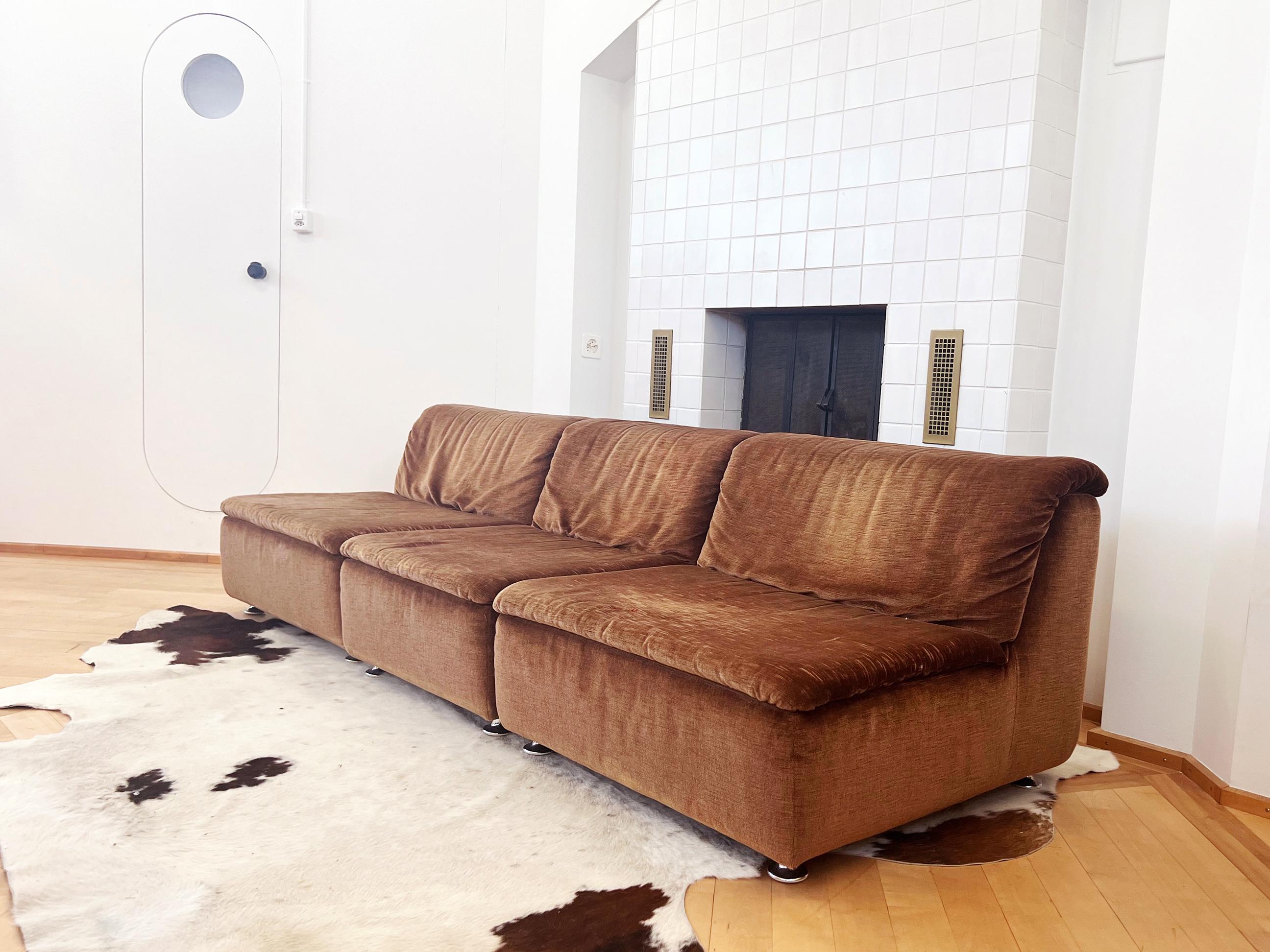 Late 20th Century 1970s Brown Velvet Velour Sofa Sectional 3 pcs Lounge Chairs Mario Bellini Attr. For Sale
