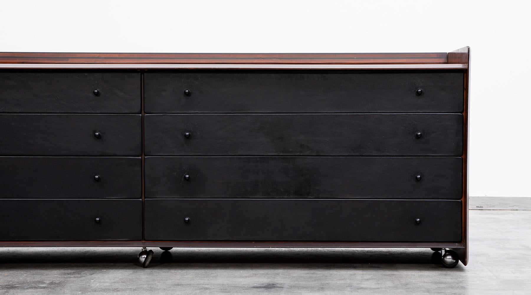 1970s Brown Walnut with Leather Drawers Sideboard by Afra & Tobia Scarpa For Sale 4