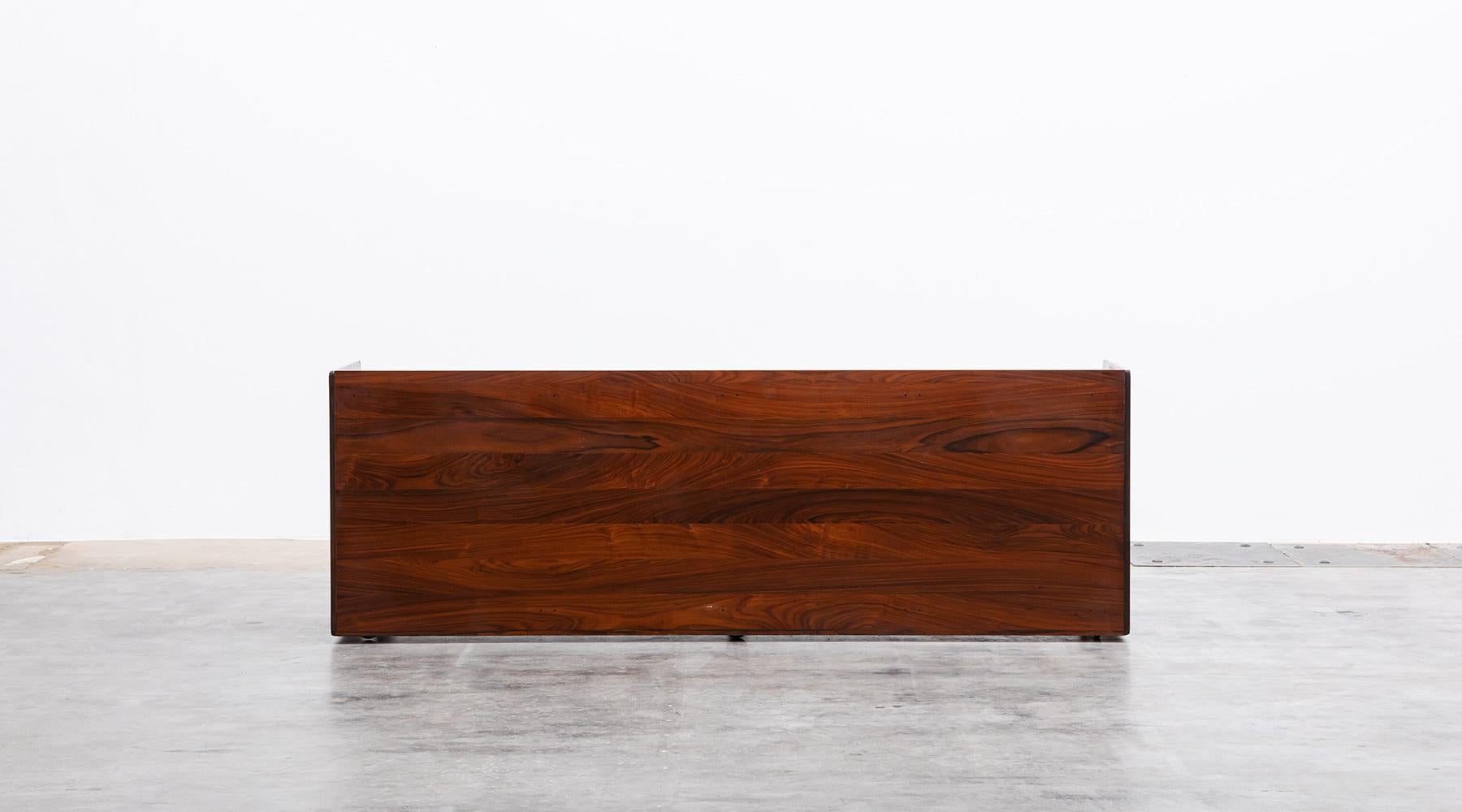 1970s Brown Walnut with Leather Drawers Sideboard by Afra & Tobia Scarpa In Good Condition For Sale In Frankfurt, Hessen, DE