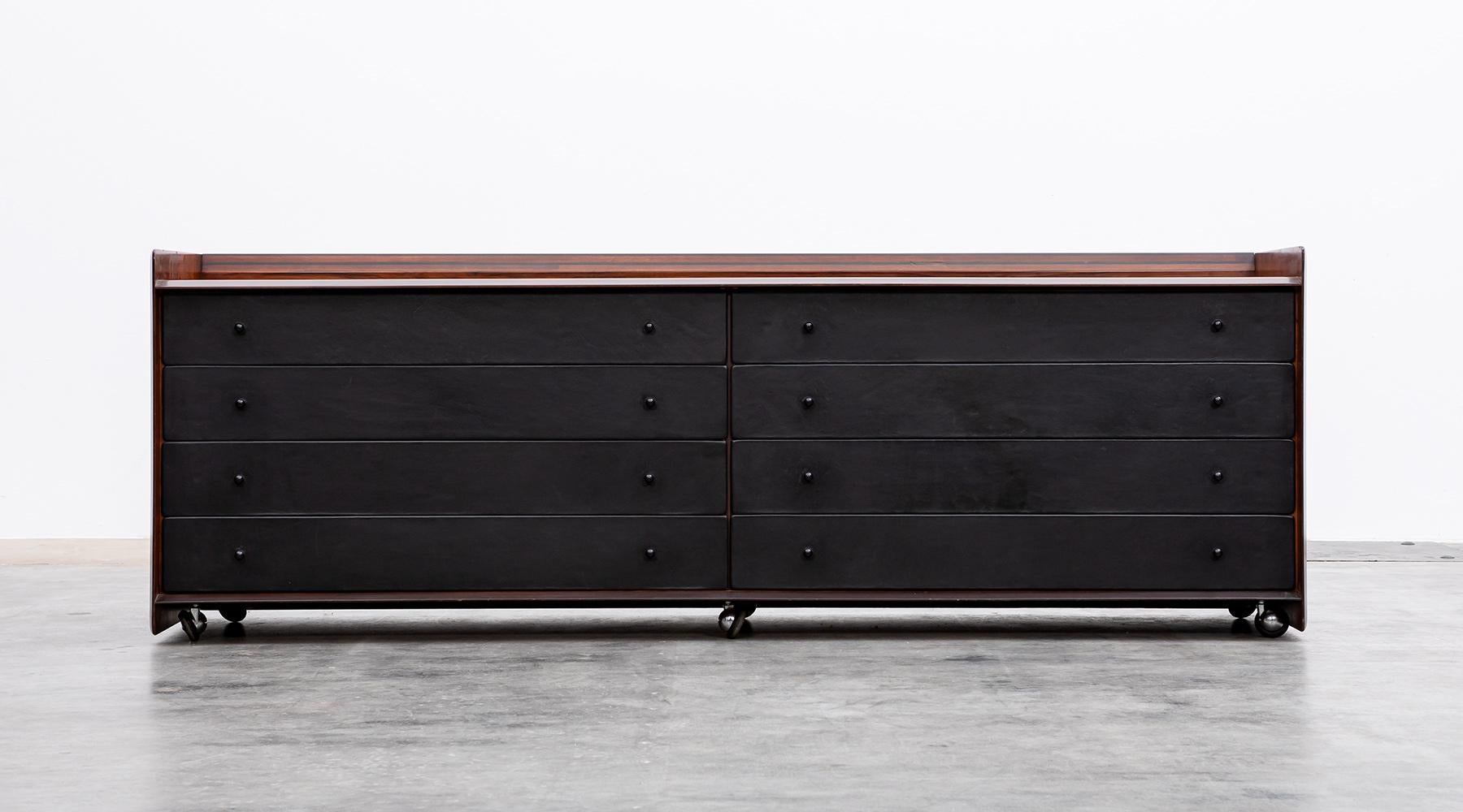 1970s Brown Walnut with Leather Drawers Sideboard by Afra & Tobia Scarpa For Sale 3