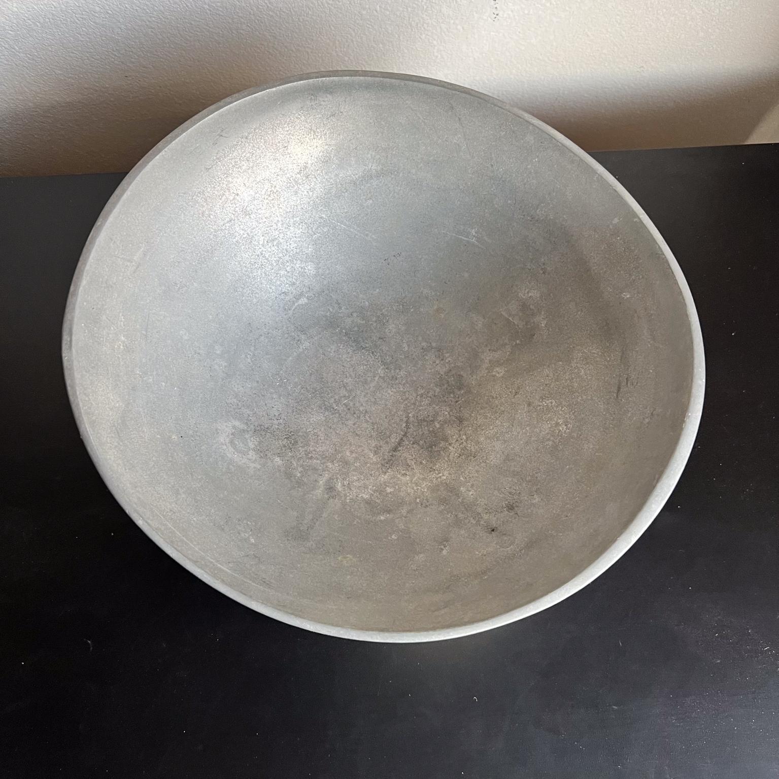 20ième siècle 1970 Bruce Fox Design Modernist Silver Metal Footed Bowl (bol à pied en métal argenté) en vente