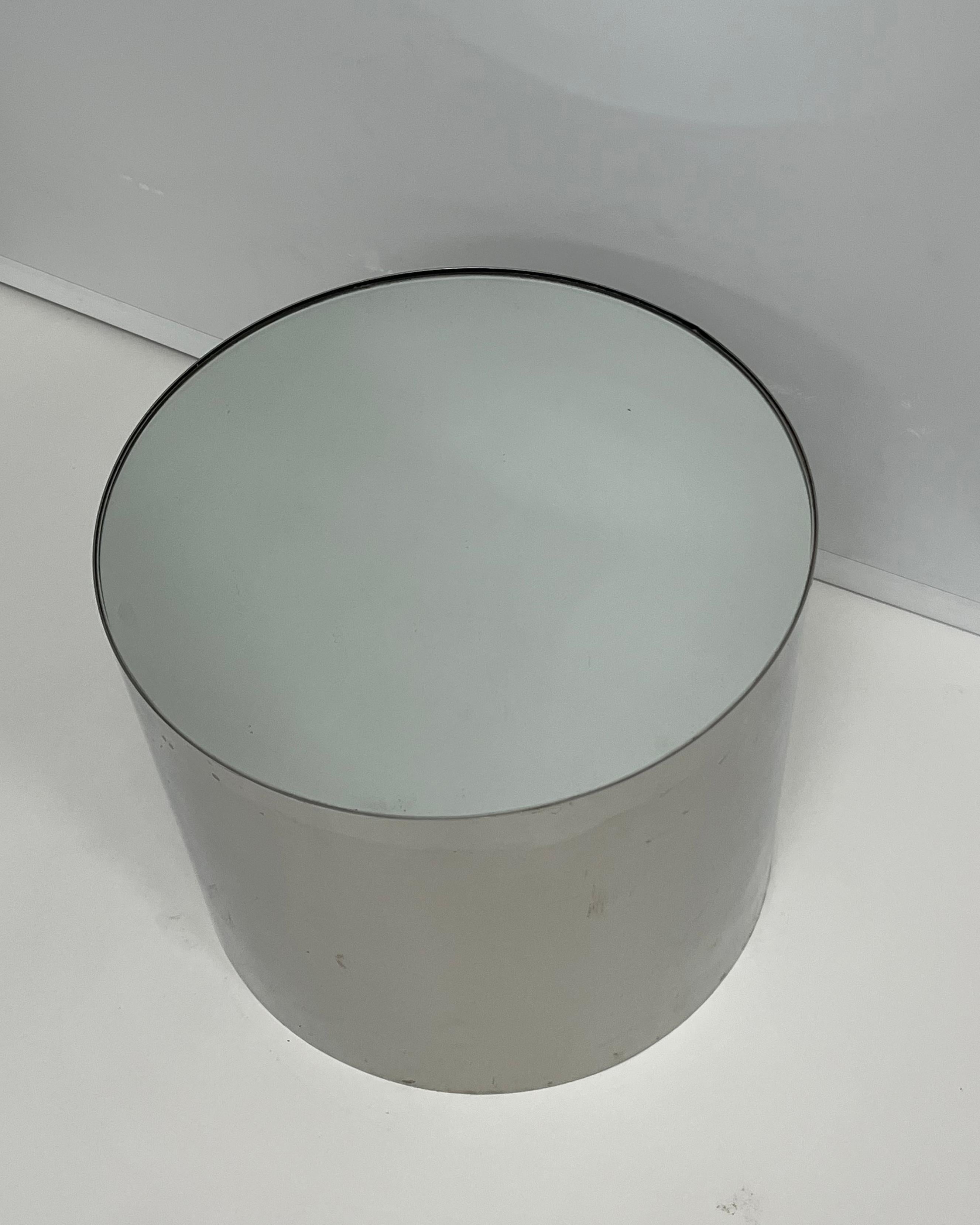 Post-Modern 1970s Brueton Style Chrome and Mirrored Top Side Table For Sale