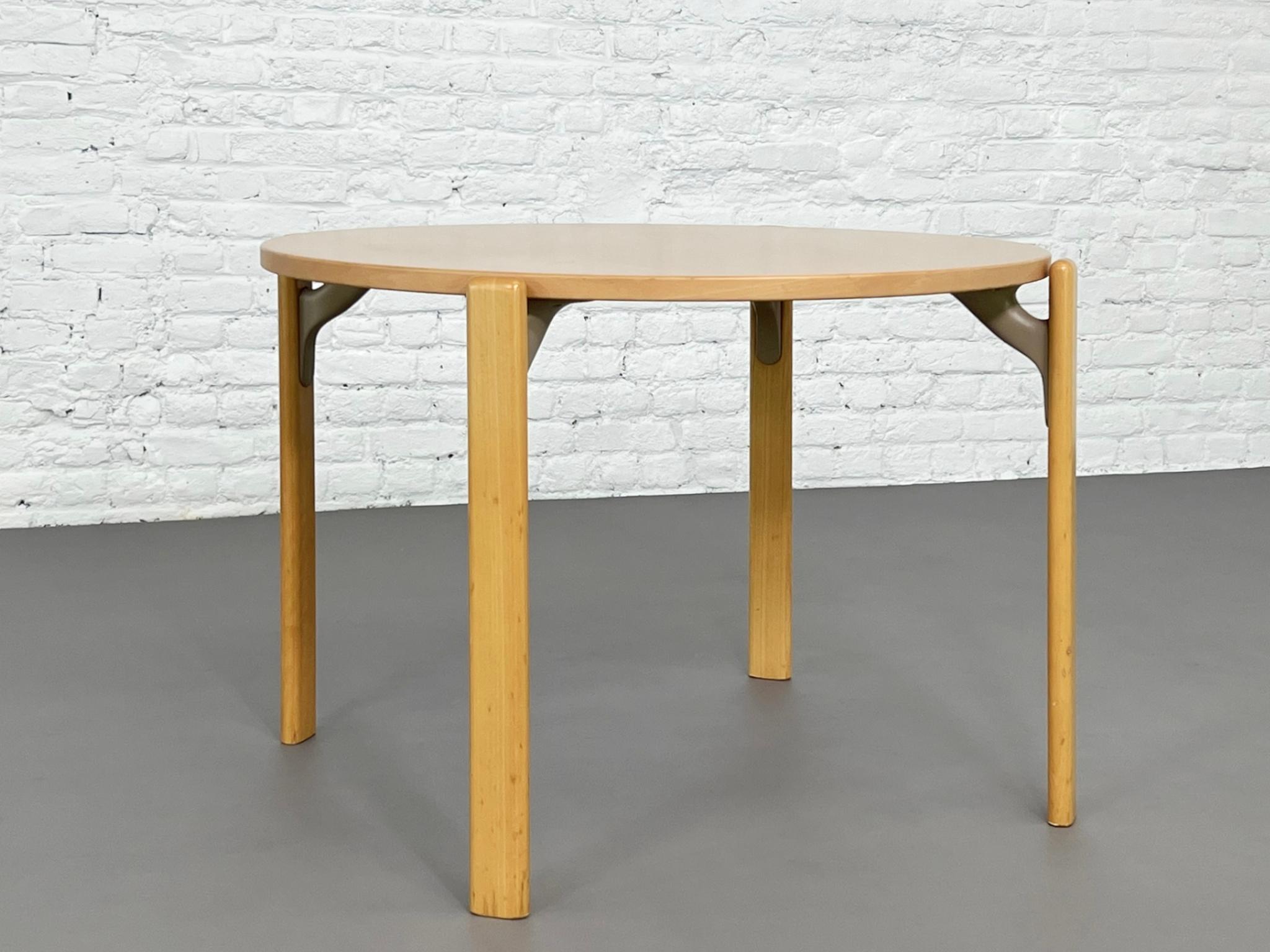 1970s Bruno Rey's Design Dining Set Table and Four Chairs Kusch&Co For Sale 5
