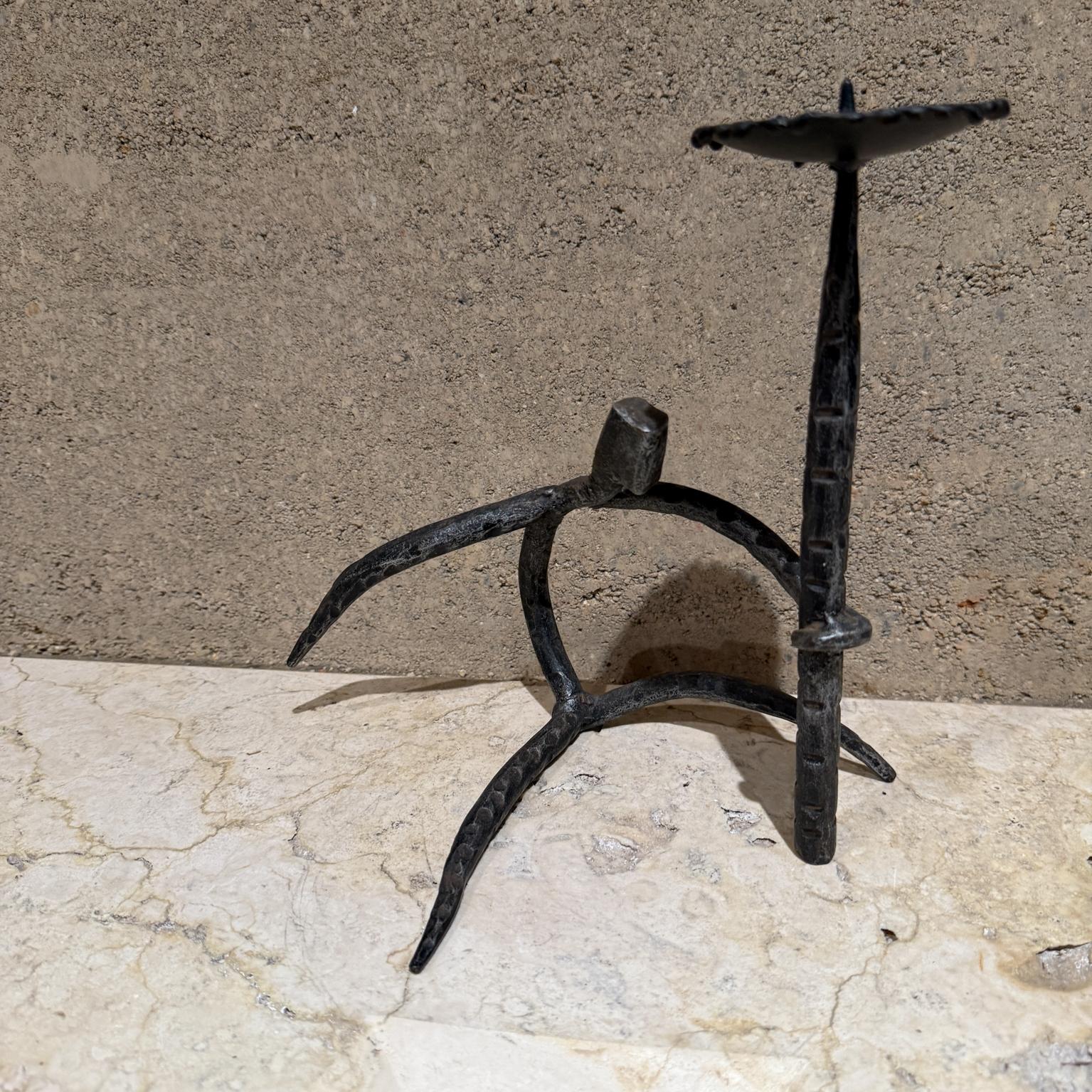 Sculptural design Brutalist Candle holder
made of iron
9.5 h x 8 w x 8 d
Original vintage condition
Refer to images