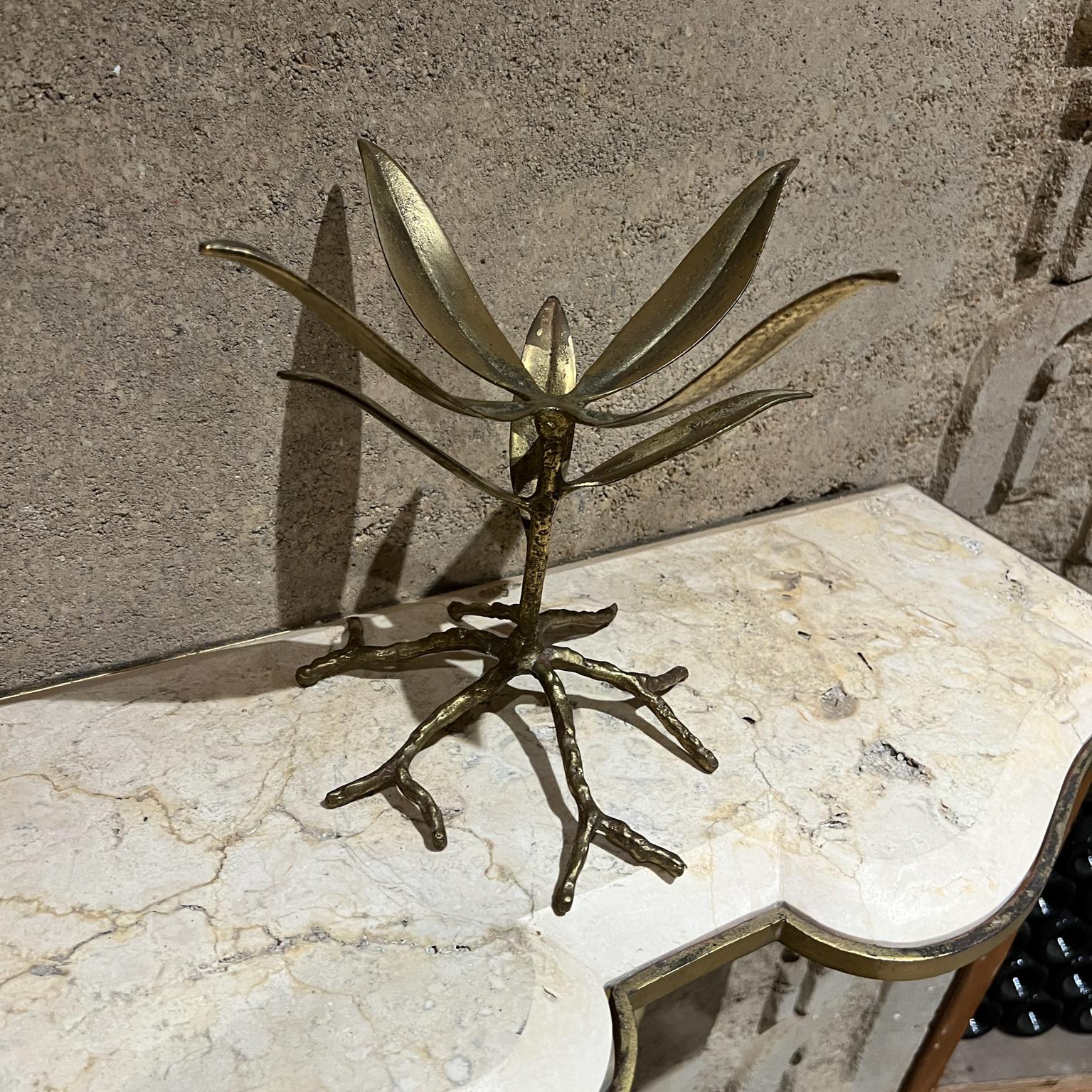 1970s Brutalist Brass Gold Leaf Plant Stand In Good Condition For Sale In Chula Vista, CA