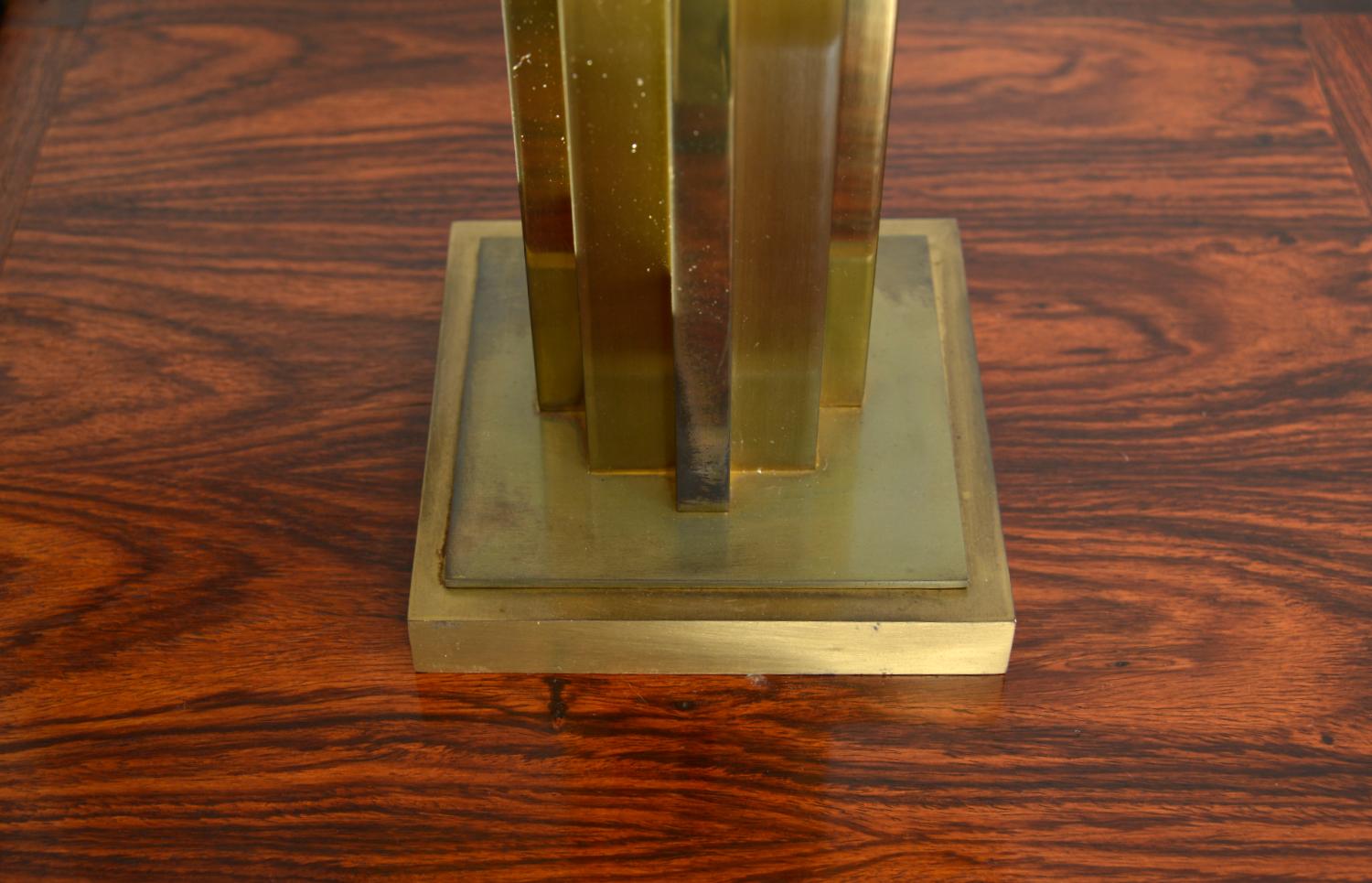 Lámpara de sobremesa Brutalista de latón dorado de los años 70, estilo Belgo Chrom Willy Rizzo Bélgica en venta 5