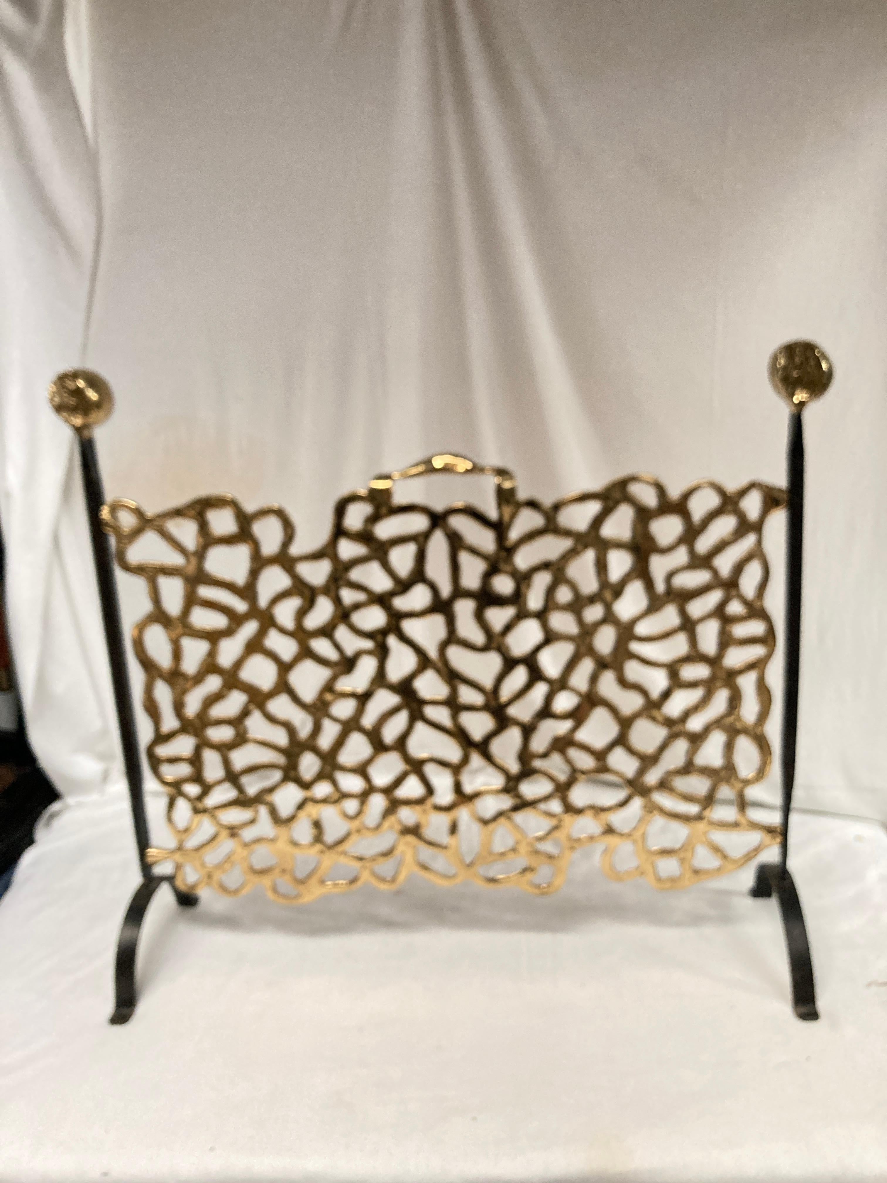 Rare bronze brutalist  fire screen signed David Marshall
Great condition
