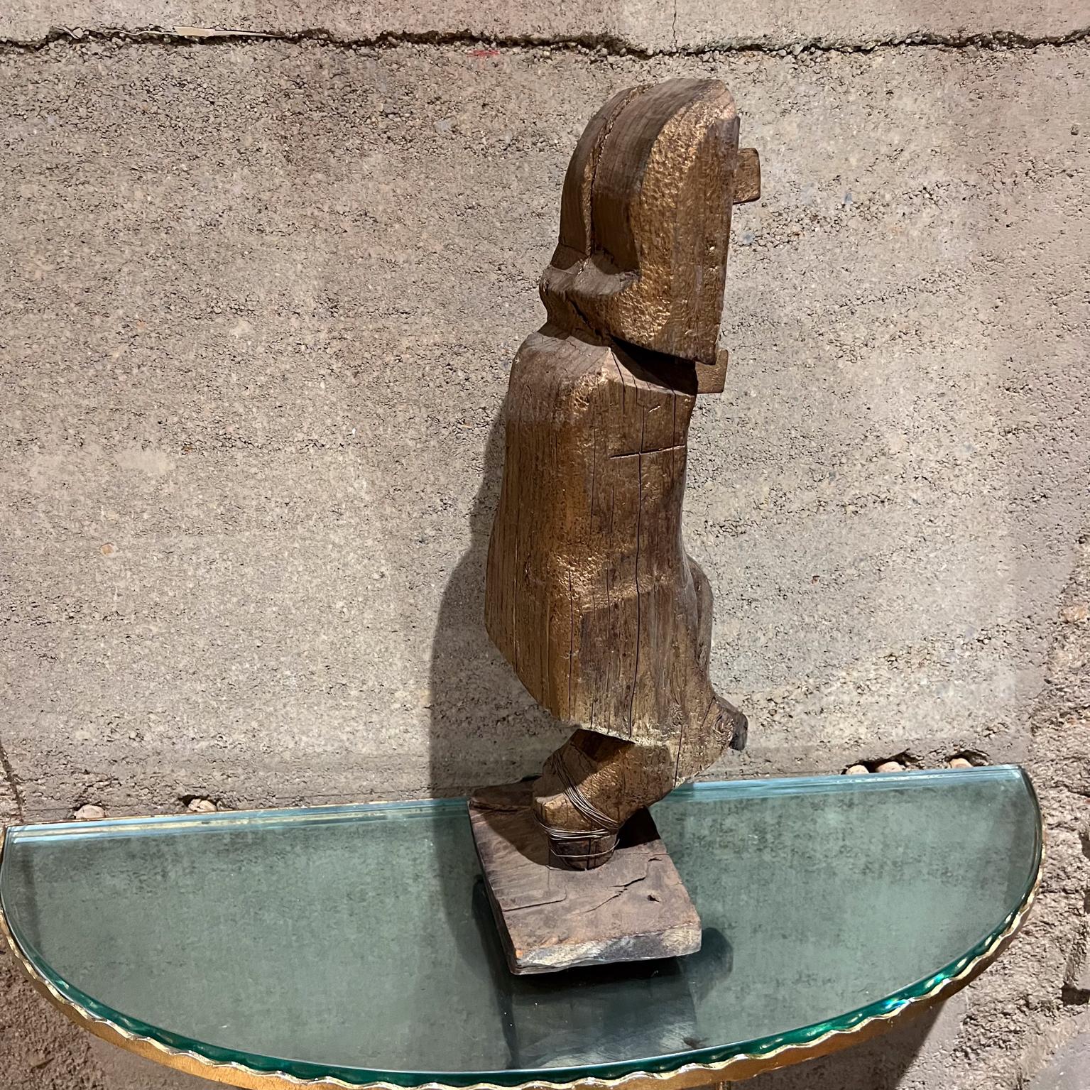 Sculpture brutaliste en bois sculpté des années 1970 en vente 3