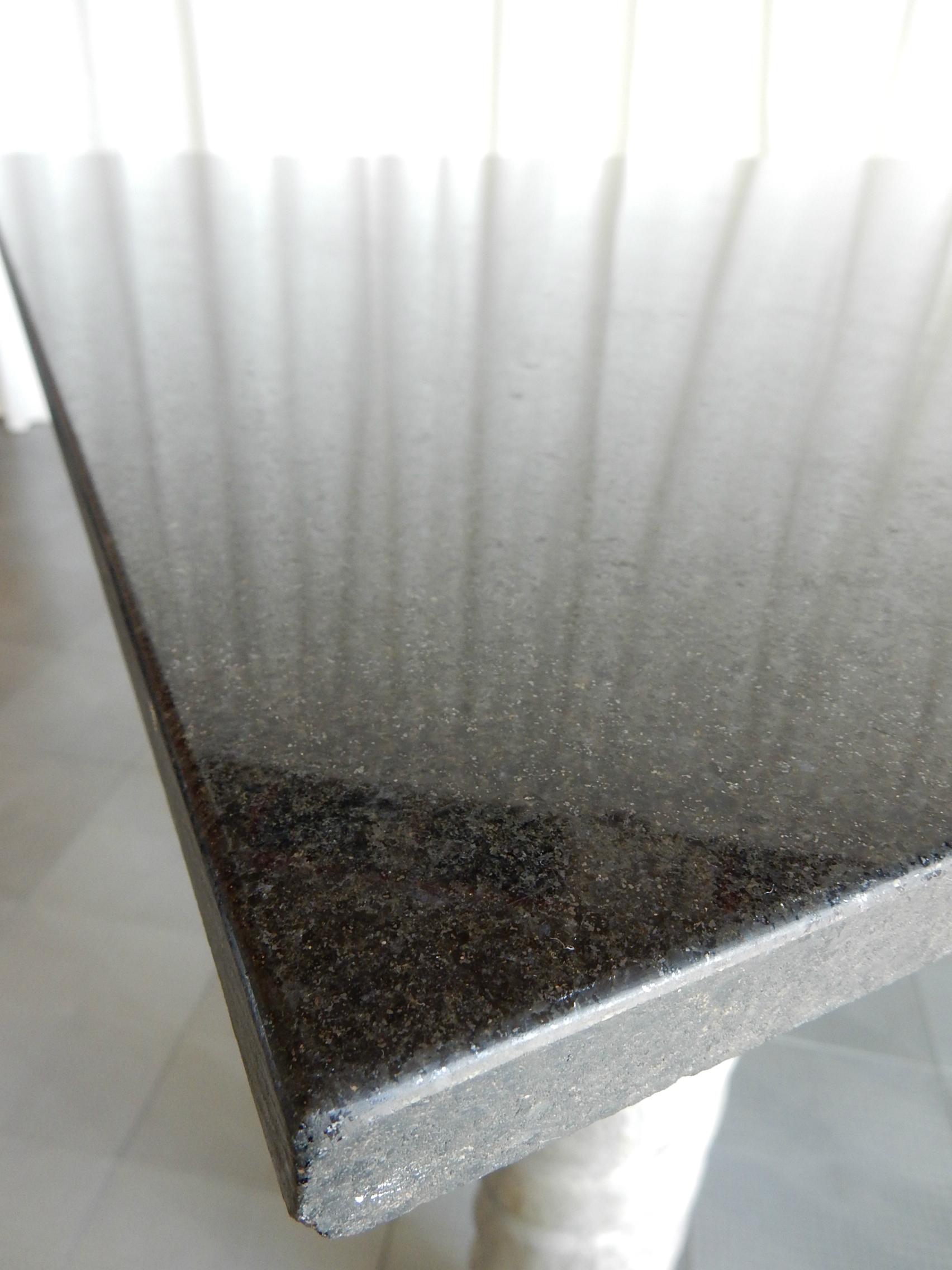 Fin du 20e siècle Table de bureau à pieds en spirale en aluminium des années 1970 Plateau en granit noir en vente