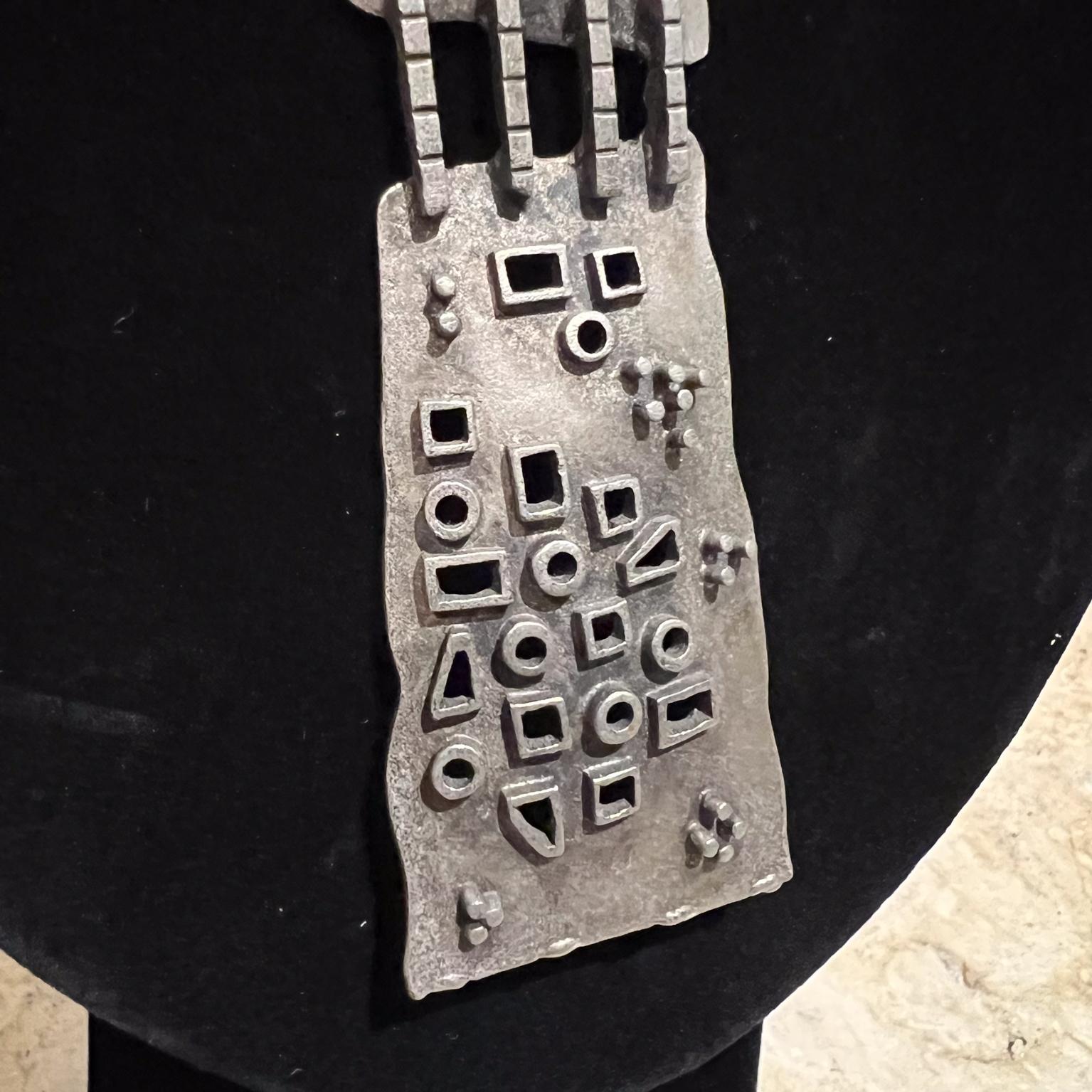 1970s Brutalist Chain Pendant Modernist Necklace in Pewter In Good Condition In Chula Vista, CA