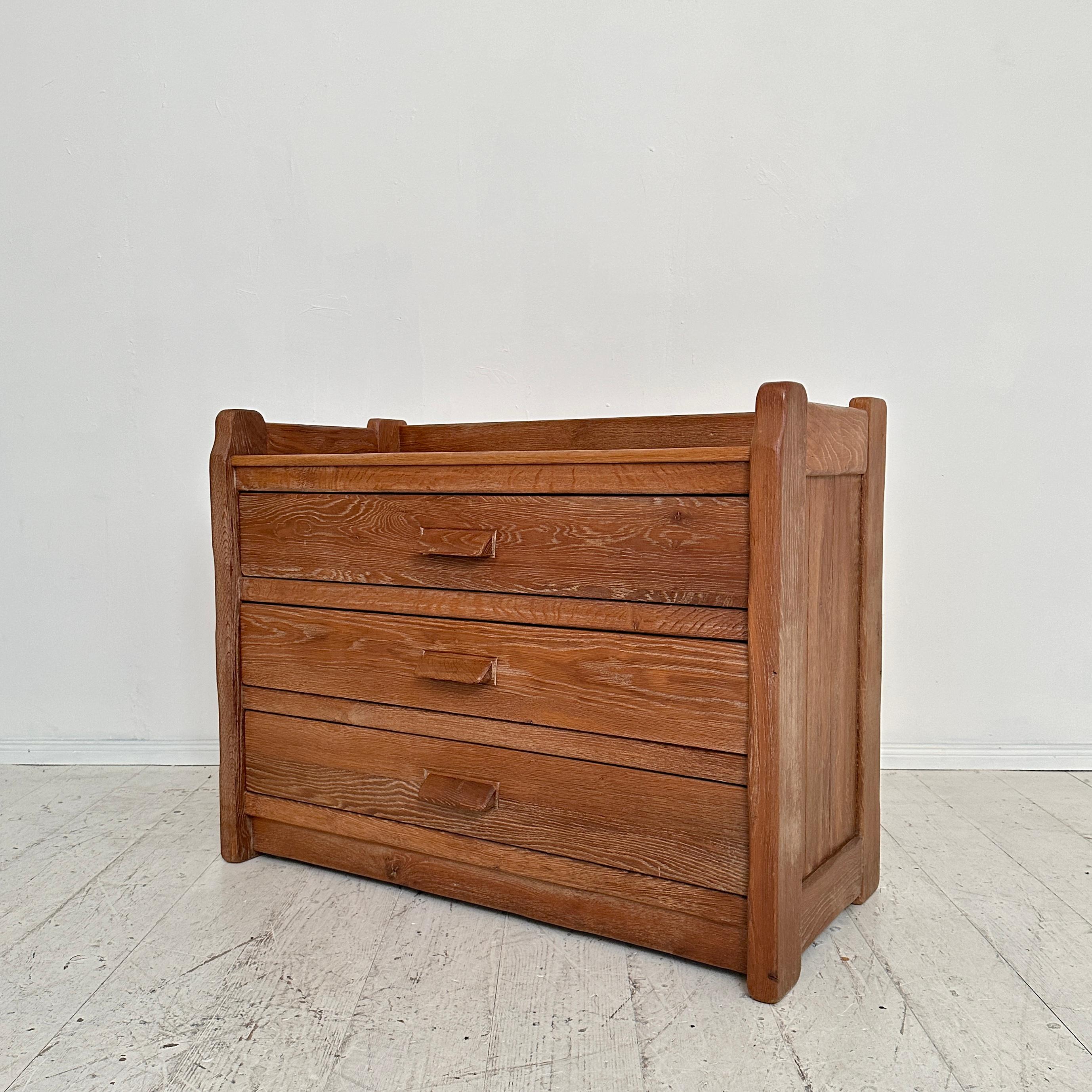 1970s Brutalist Chest of Drawers in Solid Washed Oak by de Puydt, around 1974 For Sale 10