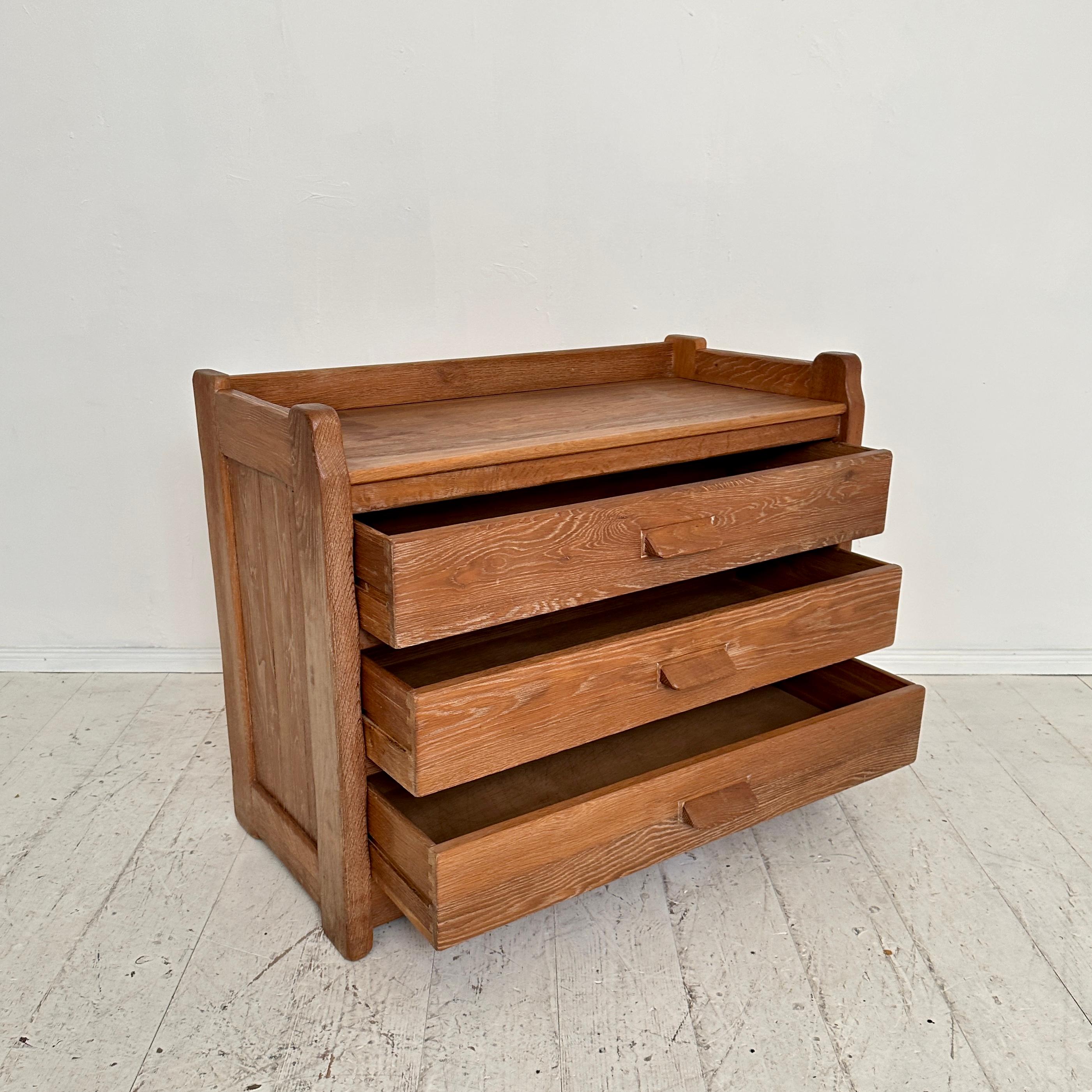 1970s Brutalist Chest of Drawers in Solid Washed Oak by de Puydt, around 1974 For Sale 3