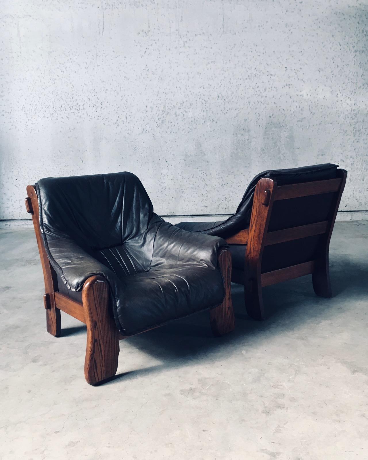 1970's Brutalist Design Leder & Eiche Lounge Stühle im Angebot 4