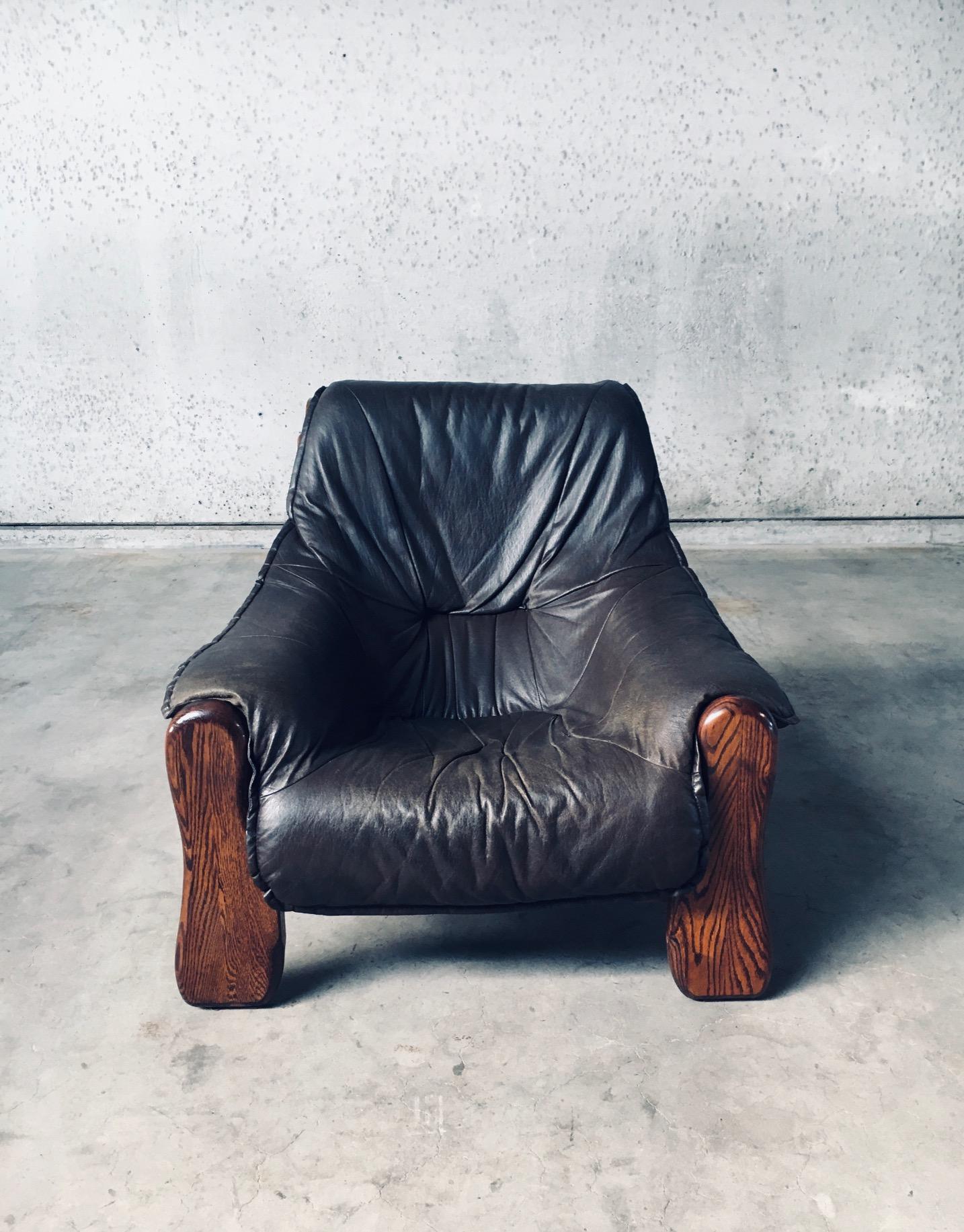 1970's Brutalist Design Leder & Eiche Lounge Stühle im Angebot 6