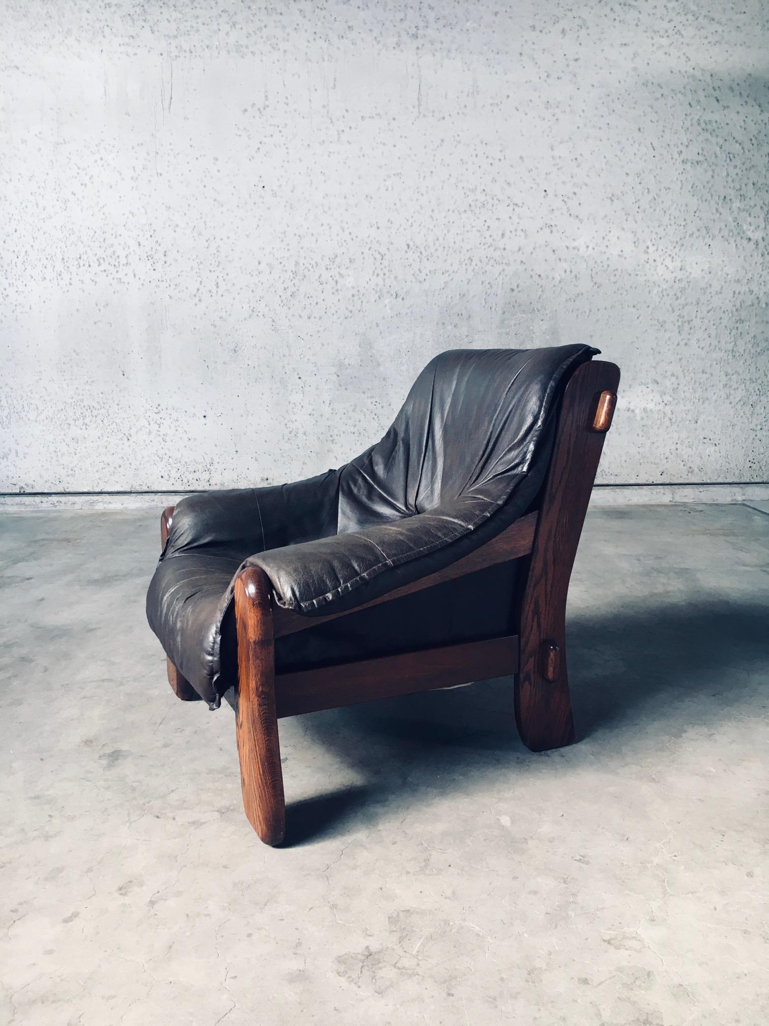 1970's Brutalist Design Leder & Eiche Lounge Stühle im Angebot 7