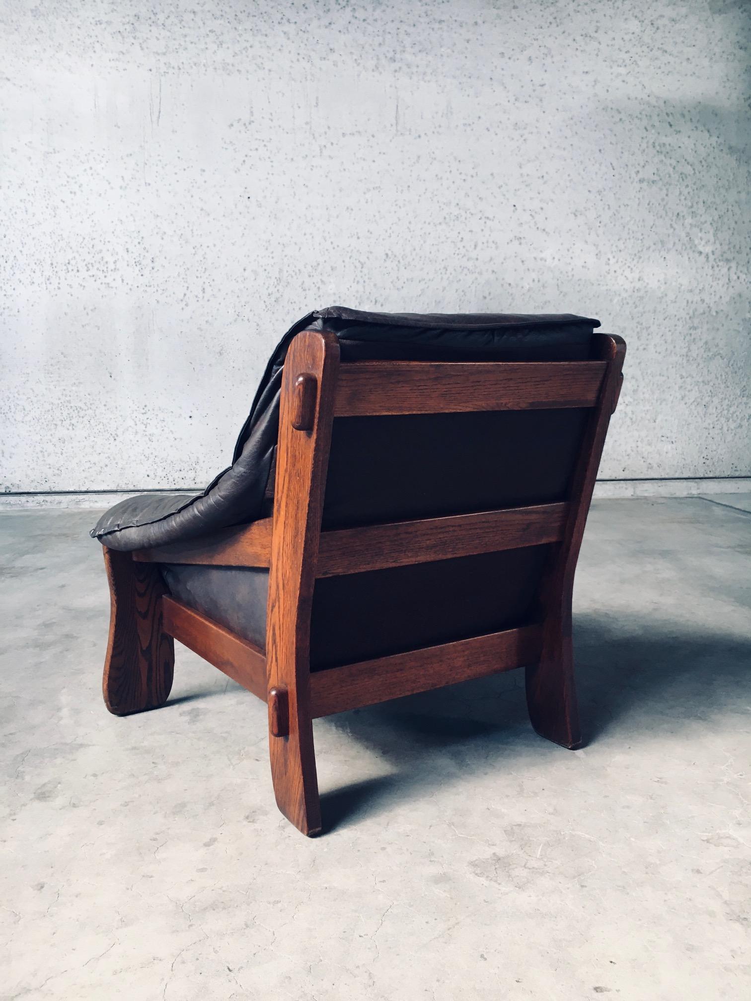 1970's Brutalist Design Leder & Eiche Lounge Stühle im Angebot 8