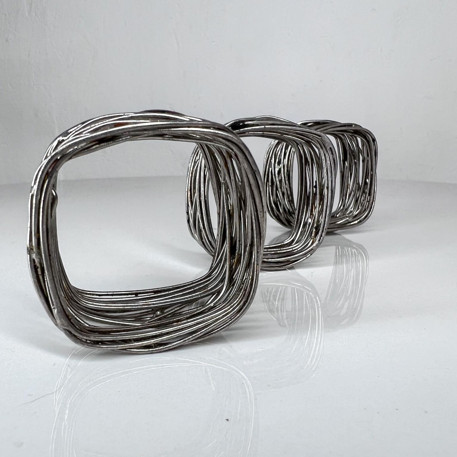 Ensemble de 3 porte-serviettes sculpturales chromées des années 1970 Bon état - En vente à Chula Vista, CA