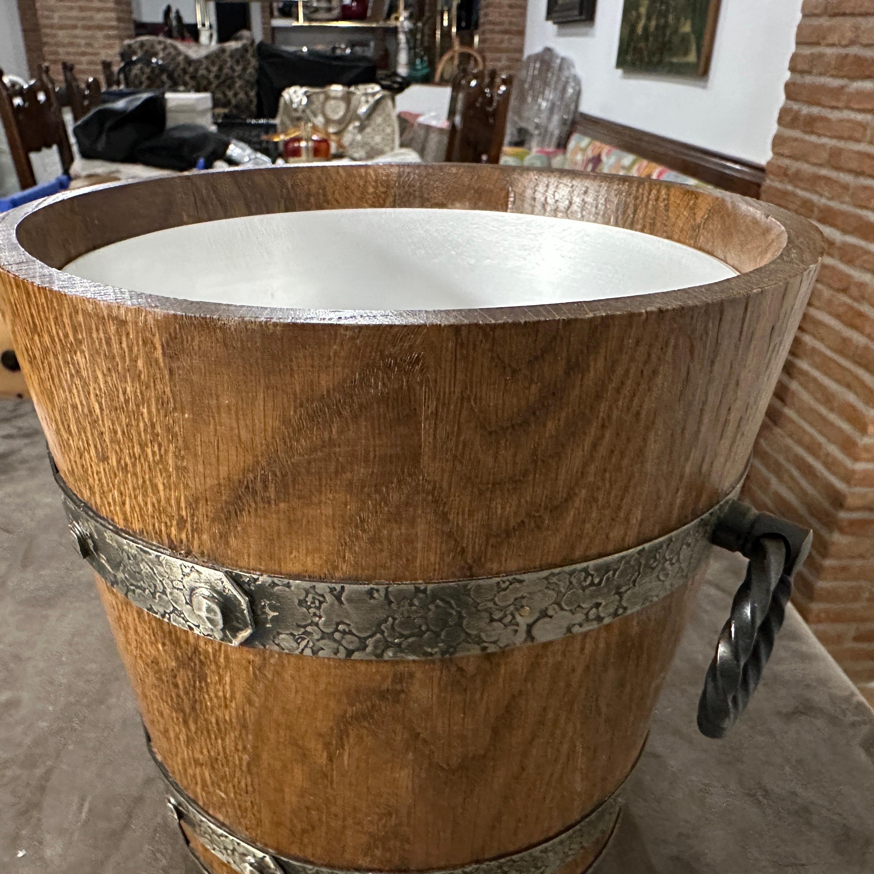 Französischer brutalistischer Weinkühler aus Eicheholz und Schmiedeeisen, 1970er Jahre im Angebot 2