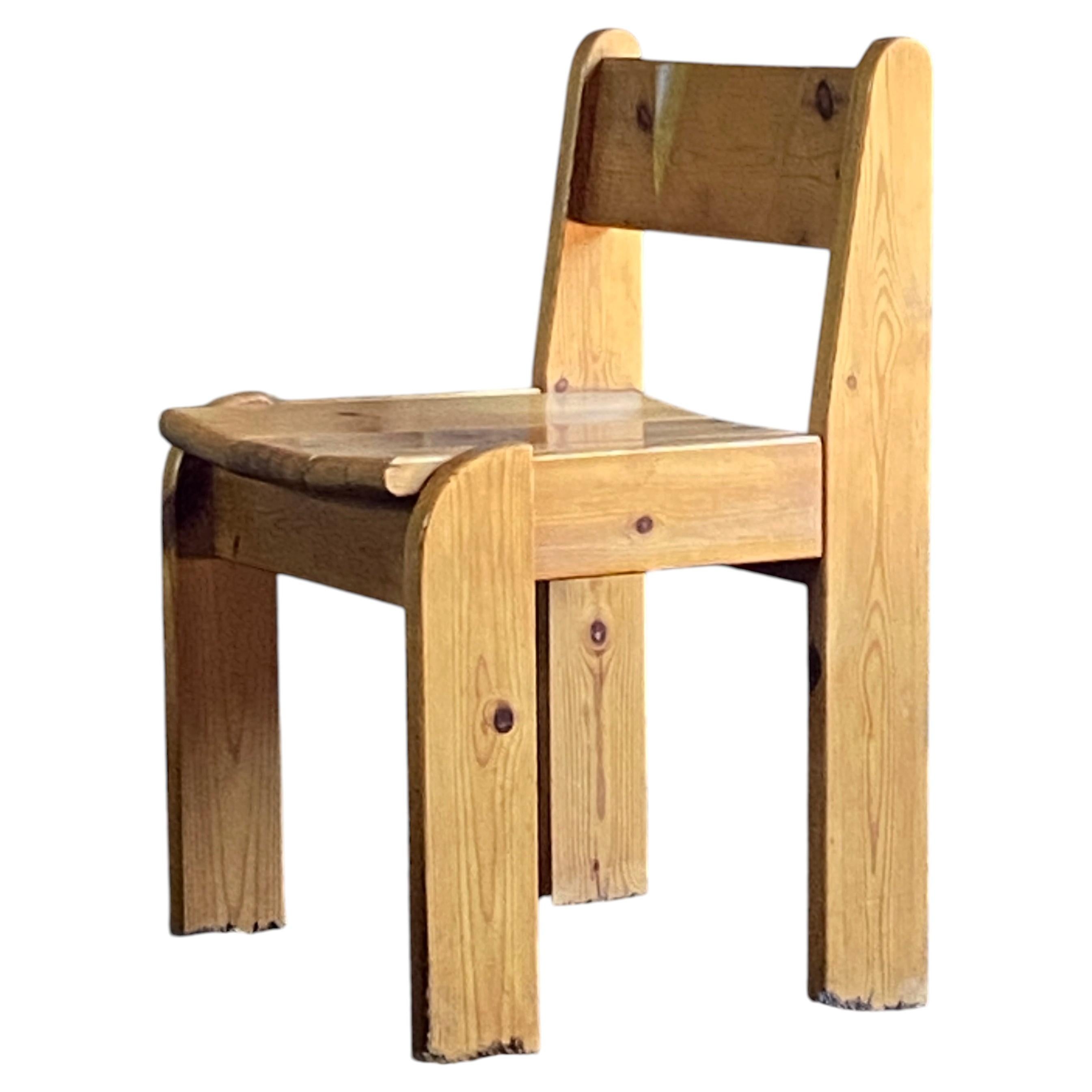 Chaise en pin massif de style brutaliste des années 1970, signée Ate Van Apeldoorn, Pays-Bas
