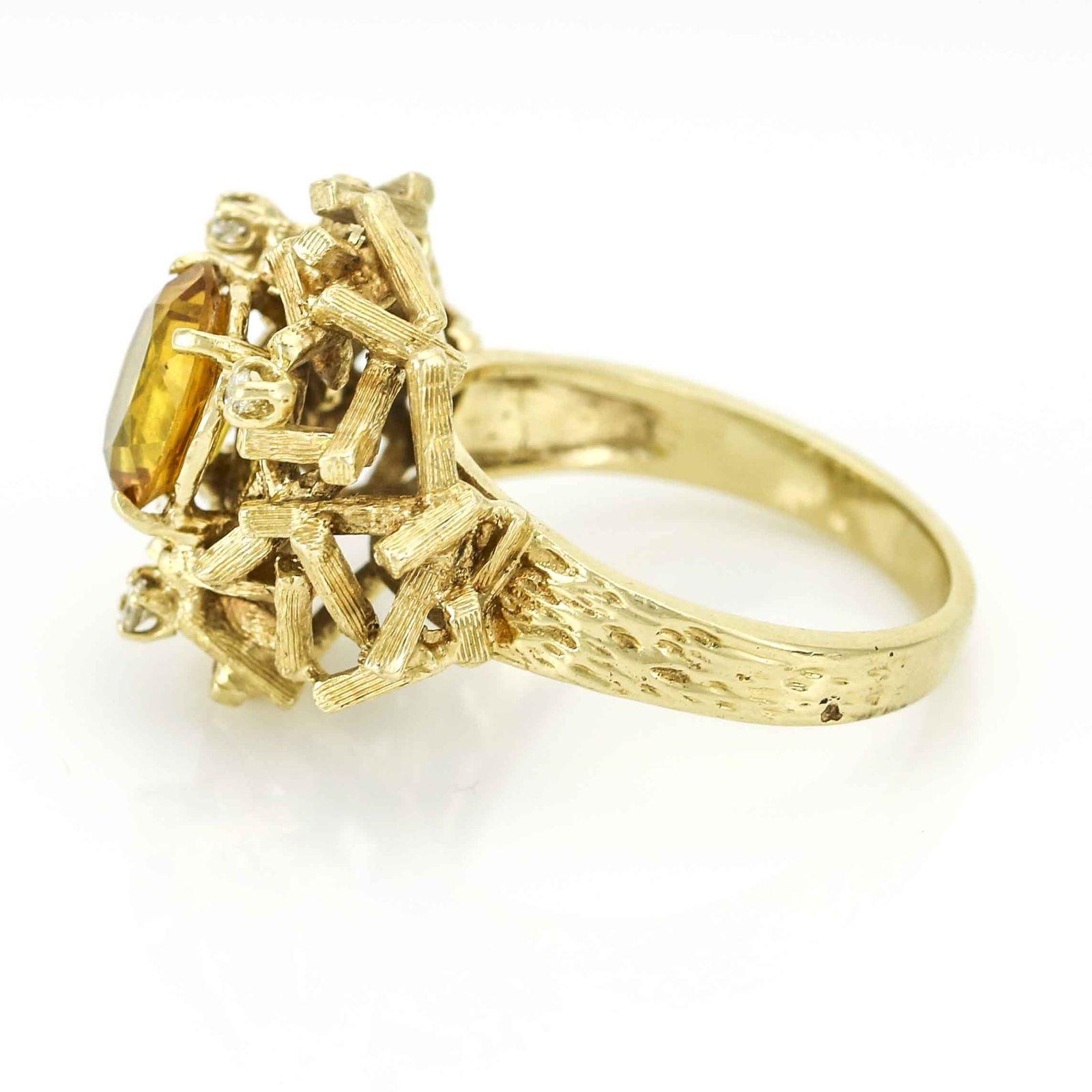 1970s Brutalist Ring with Citrine and Diamonds in Yellow Gold For Sale 2