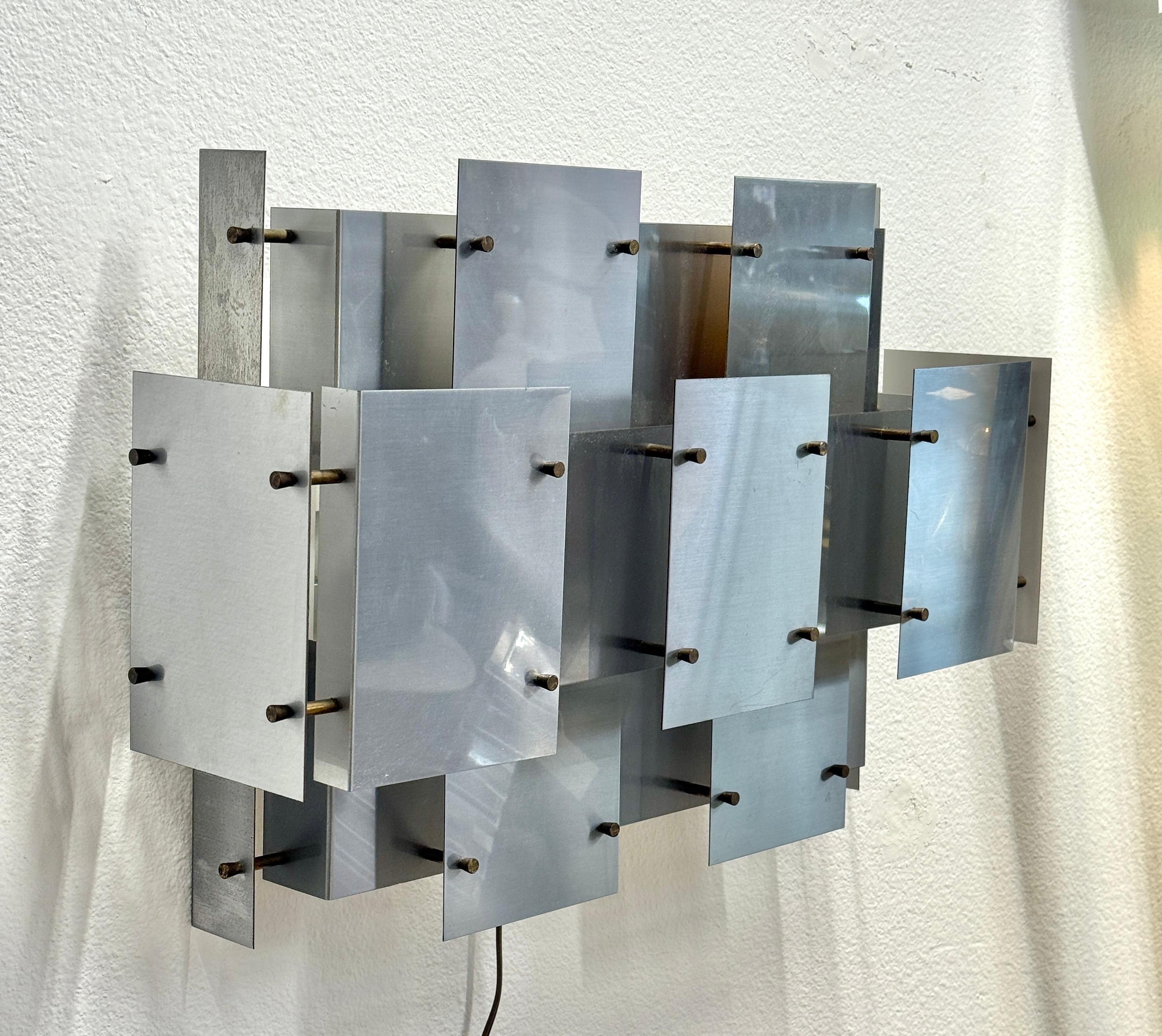 1970’s Brutalist Sonneman Cityscape Sconce In Good Condition For Sale In Palm Springs, CA