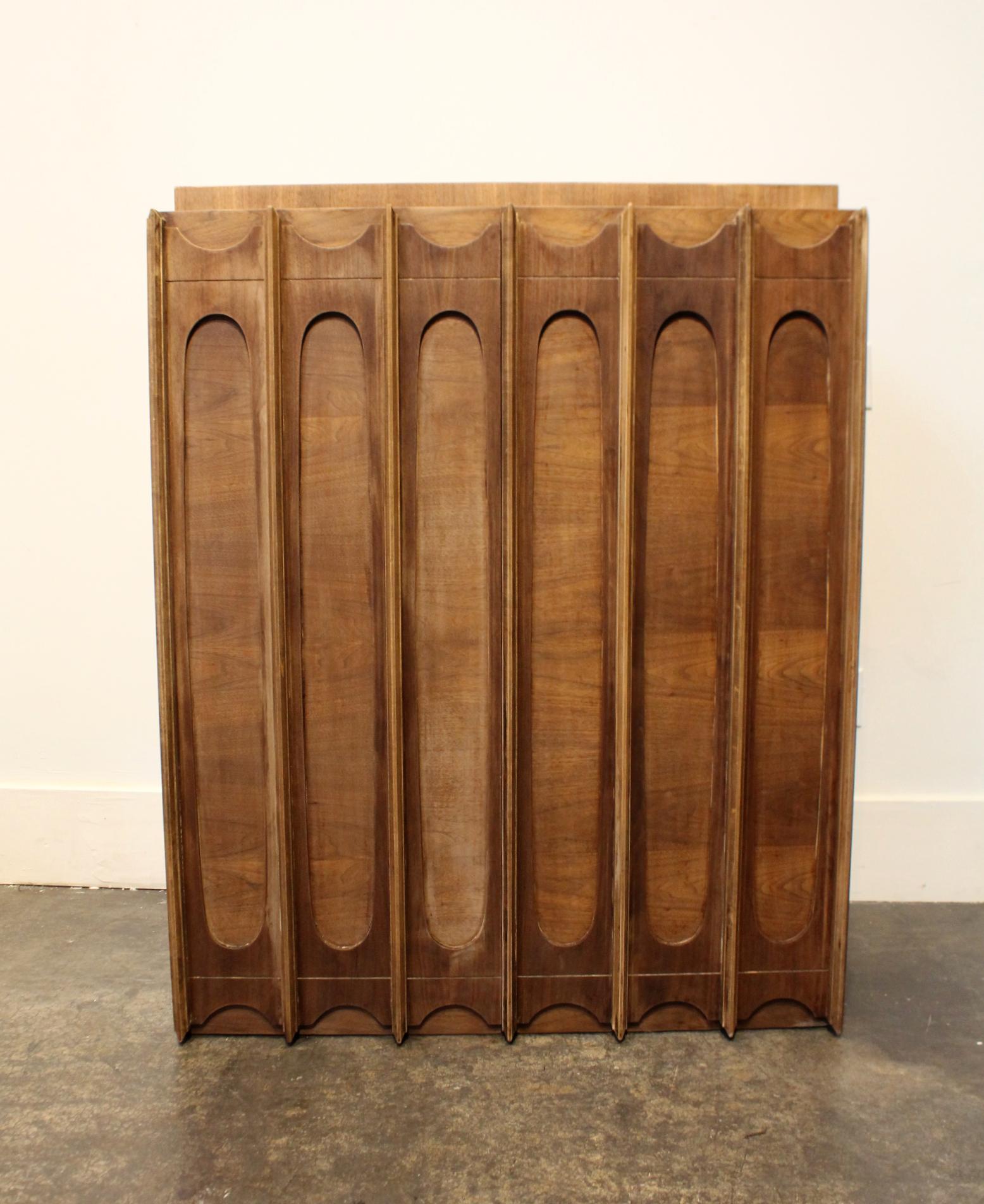 1970s Brutalist Wardrobe Chest on Chest in Natural Walnut, Brasilia Style For Sale 2