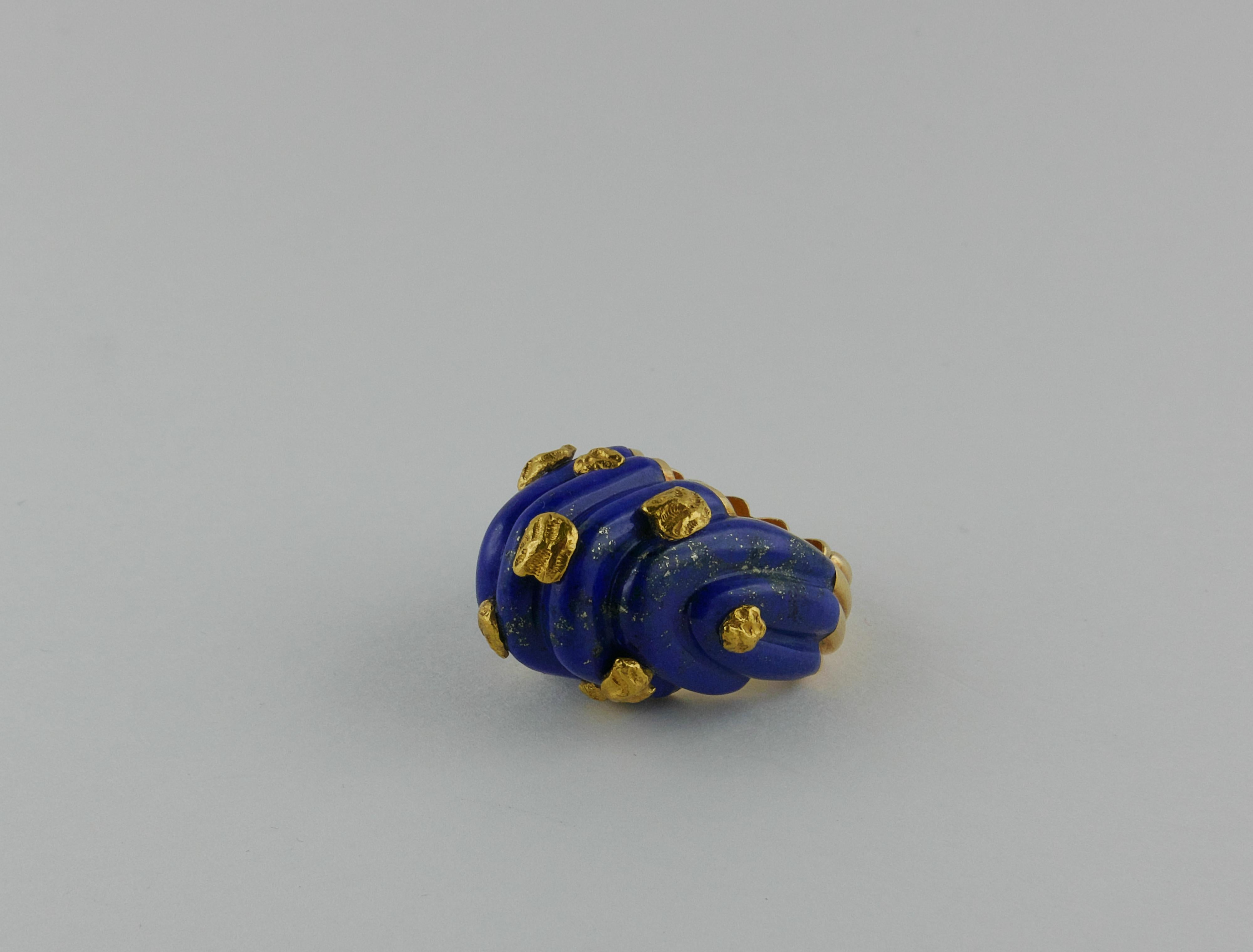 1970s Bucherer Yellow Gold and Lapis Lazuli Ring In Good Condition For Sale In Torino, IT